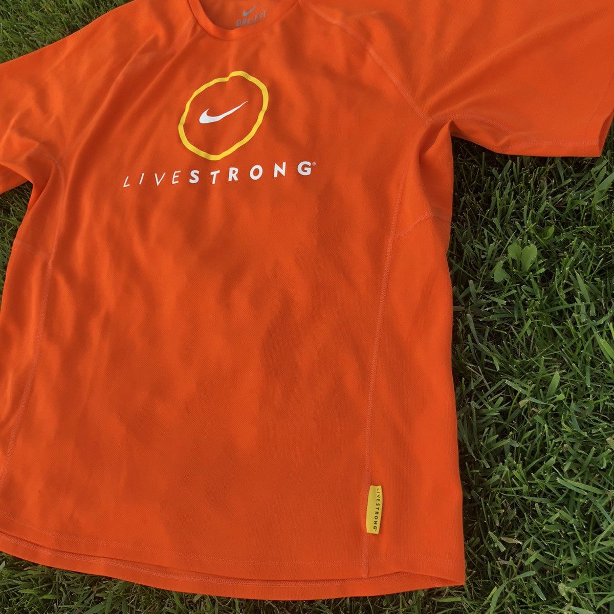 Nike Nike livestrong tee shirt Size US L / EU 52-54 / 3 - 5 Thumbnail