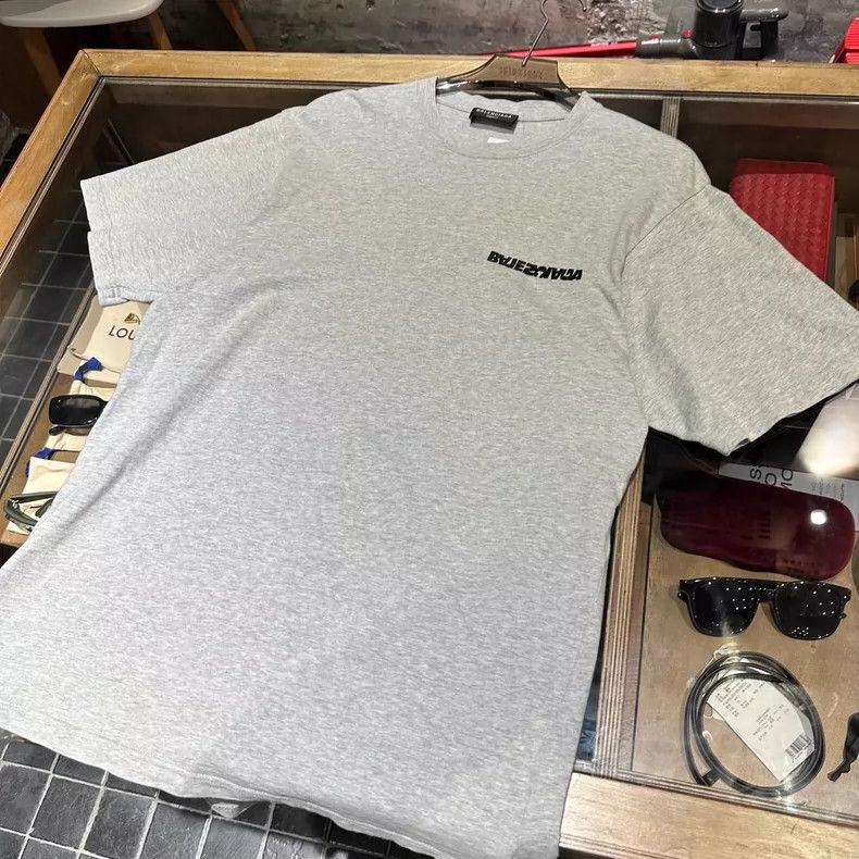 Balenciaga Balenciaga Inverted letter logo embroidered gray short sle Size US S / EU 44-46 / 1 - 8 Thumbnail