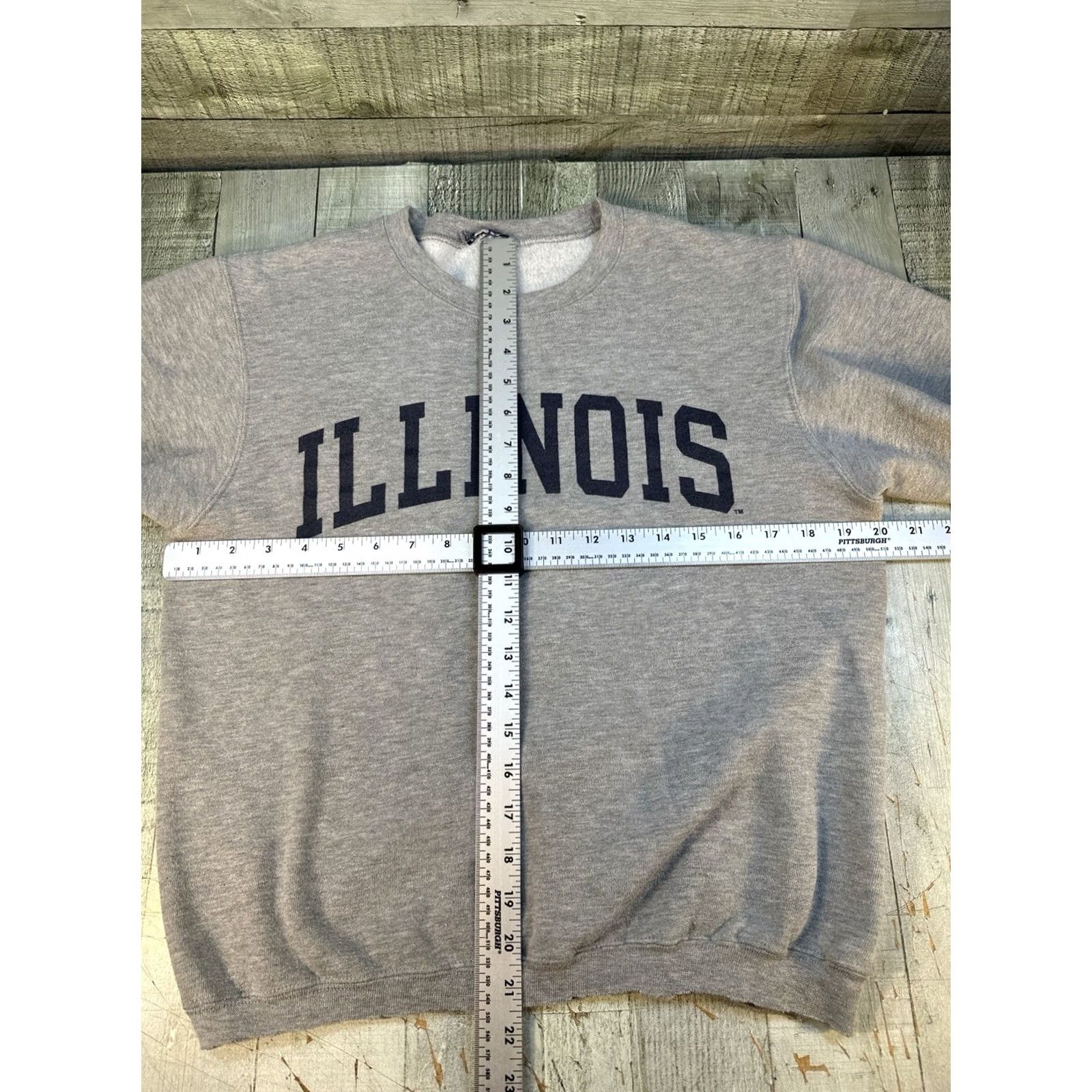 Vintage VINTAGE Illinois Fighting Illini Crewneck Sweatshirt S Men Gray Cut Off Sleeves Pullover Illini USA 80s 90s Mens Size US S / EU 44-46 / 1 - 2 Thumbnail