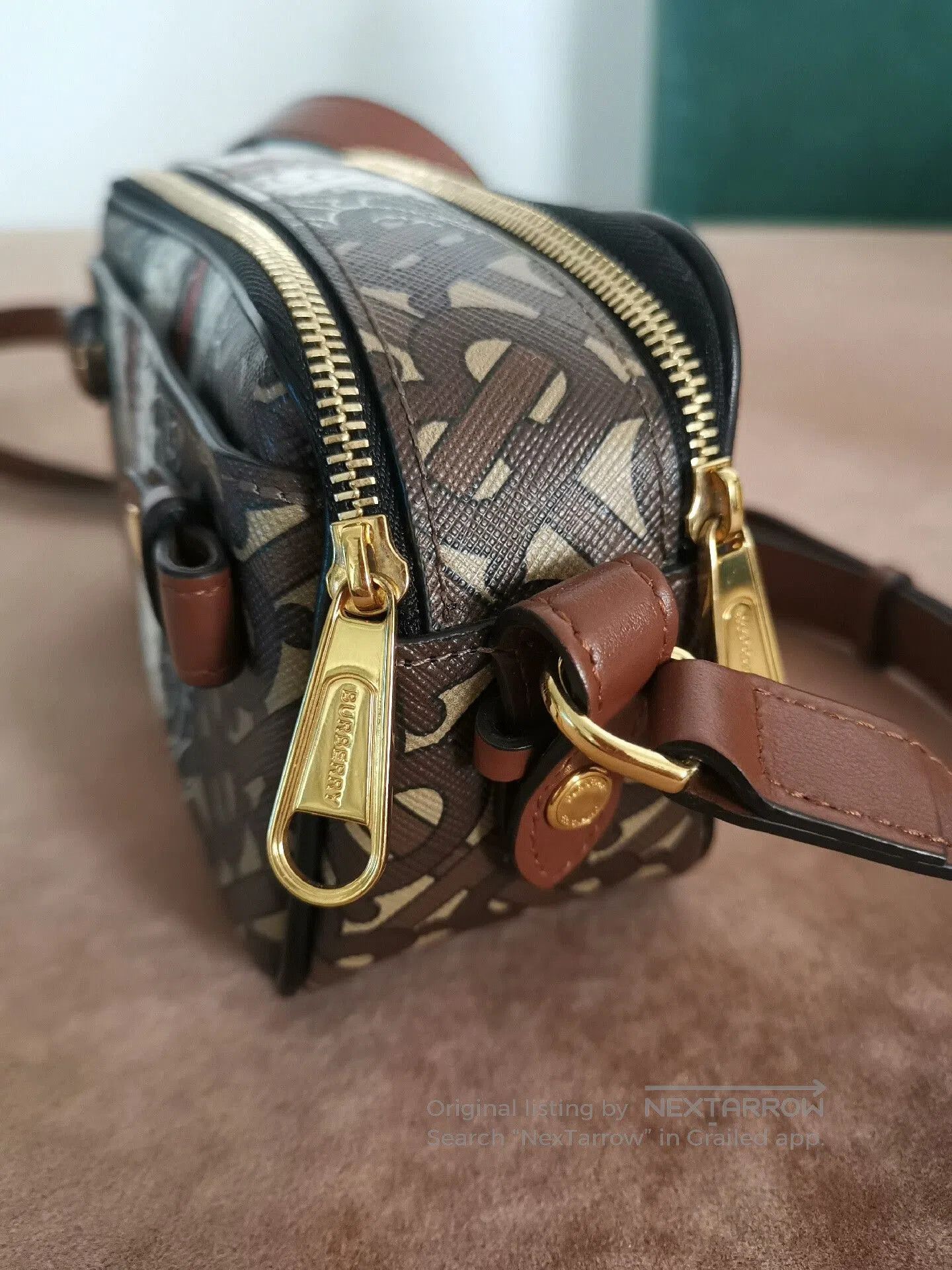 Burberry Burberry Small Camera Crossbody Bag. Size ONE SIZE - 4 Thumbnail