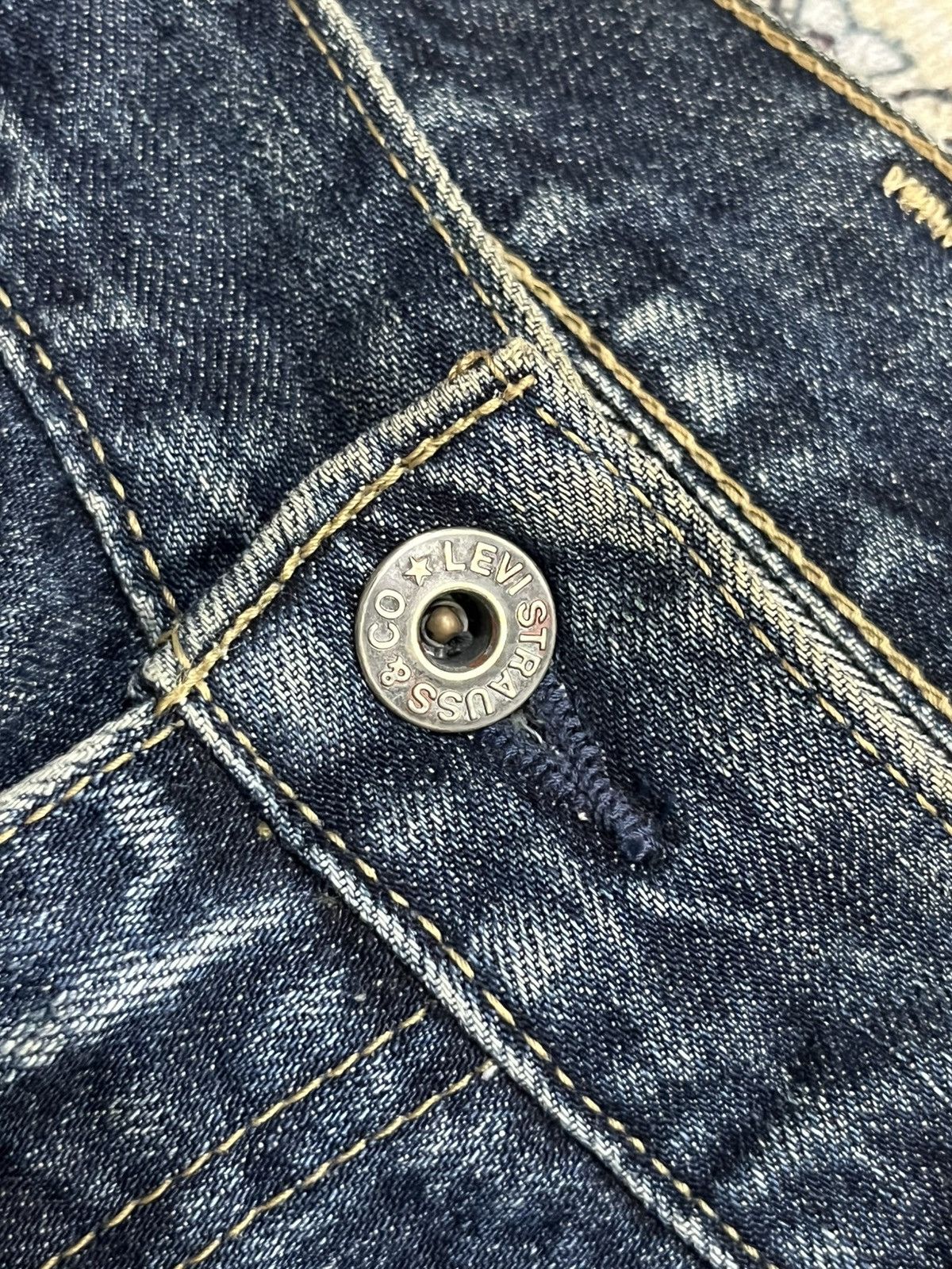 Levi's Y2K Levi’s 504 Dark Blue Faded Washed Distressed Baggy Jeans Size US 36 / EU 52 - 5 Thumbnail