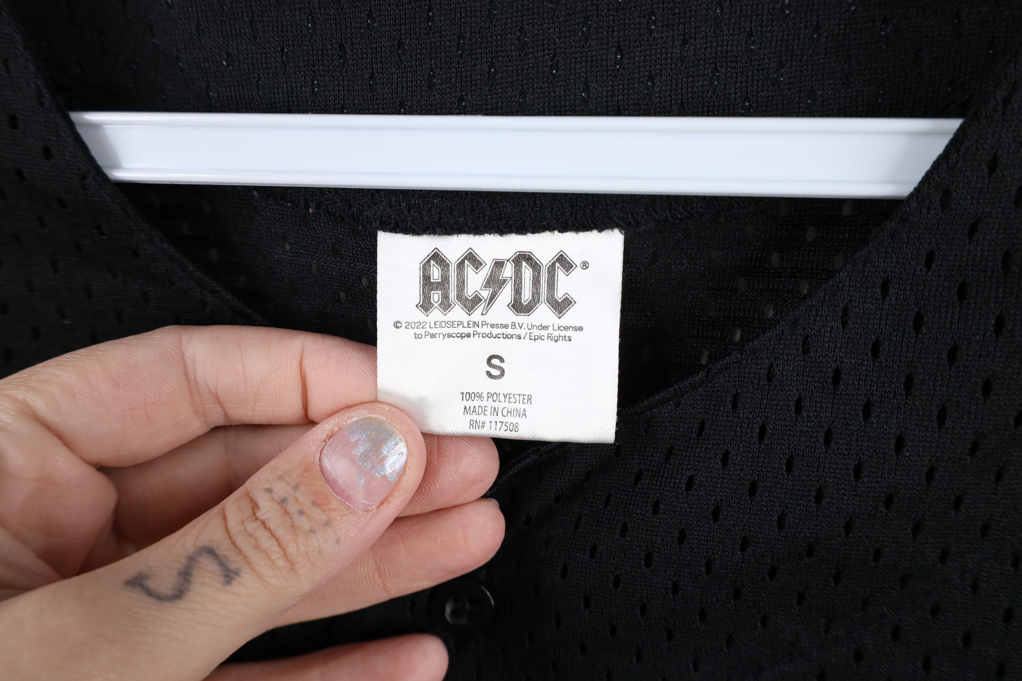 Vintage Retro In Black Hells Bells Tour ACDC Band Baseball Jersey Size US S / EU 44-46 / 1 - 7 Thumbnail