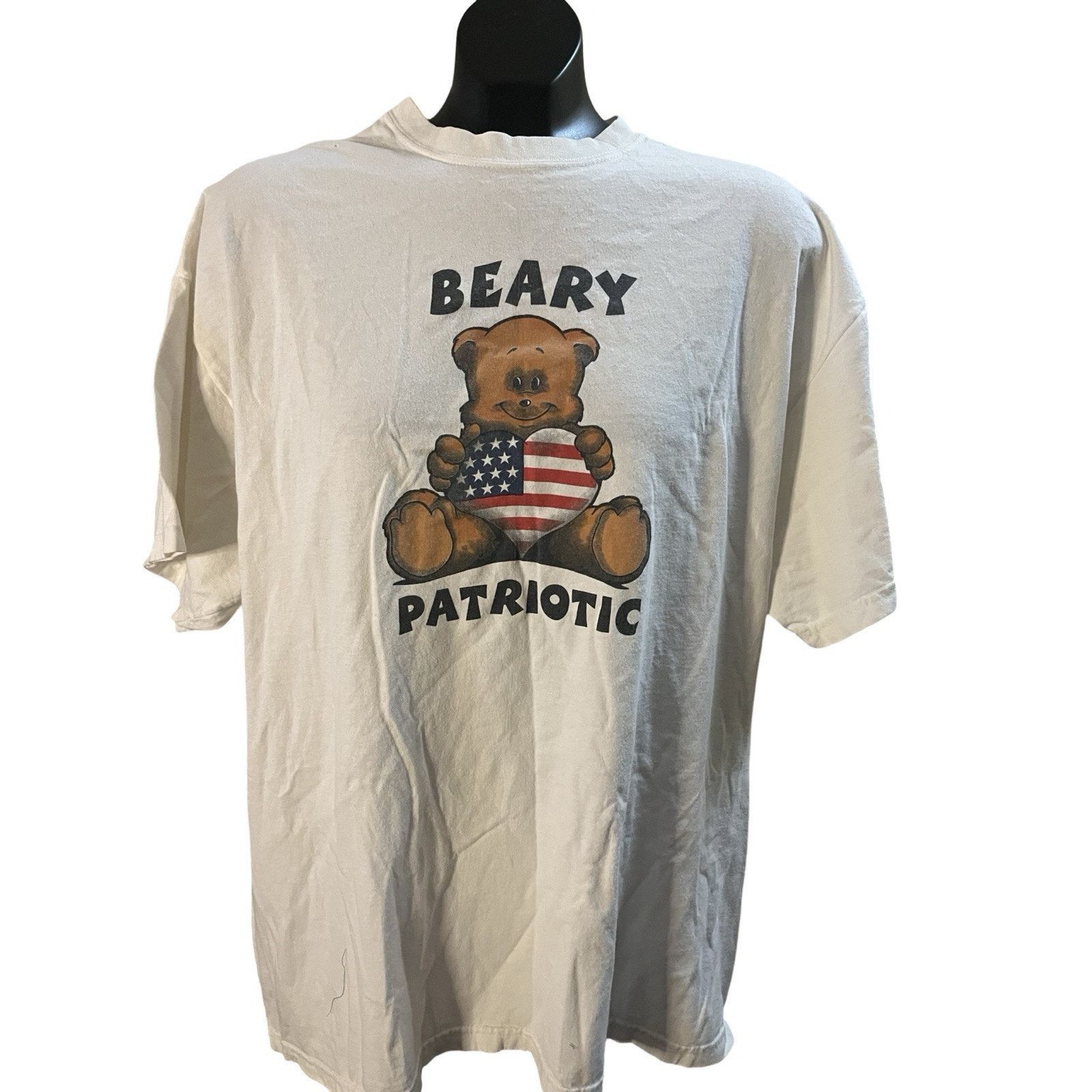 Hanes Vintage “Beary Patriotic” T-Shirt – Size XL Size US XL / EU 56 / 4 - 1 Thumbnail