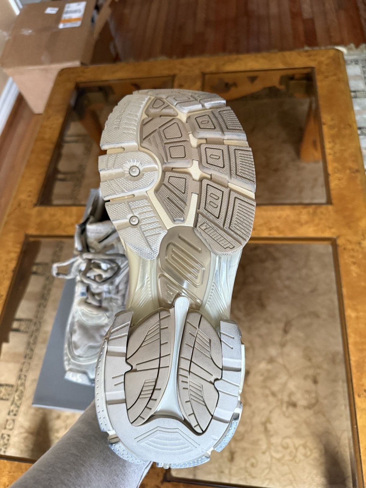 Balenciaga Balenciaga Runner Beige Size US 12 / EU 45 - 9 Thumbnail