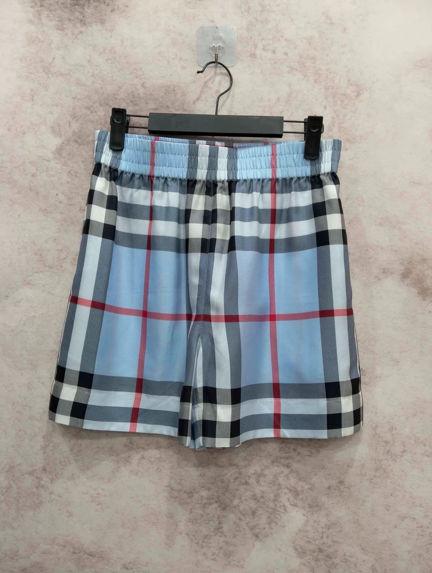 Burberry Burberry Women's Check Short UK4 99 New Size 26" / US 2 / IT 38 - 1 Thumbnail