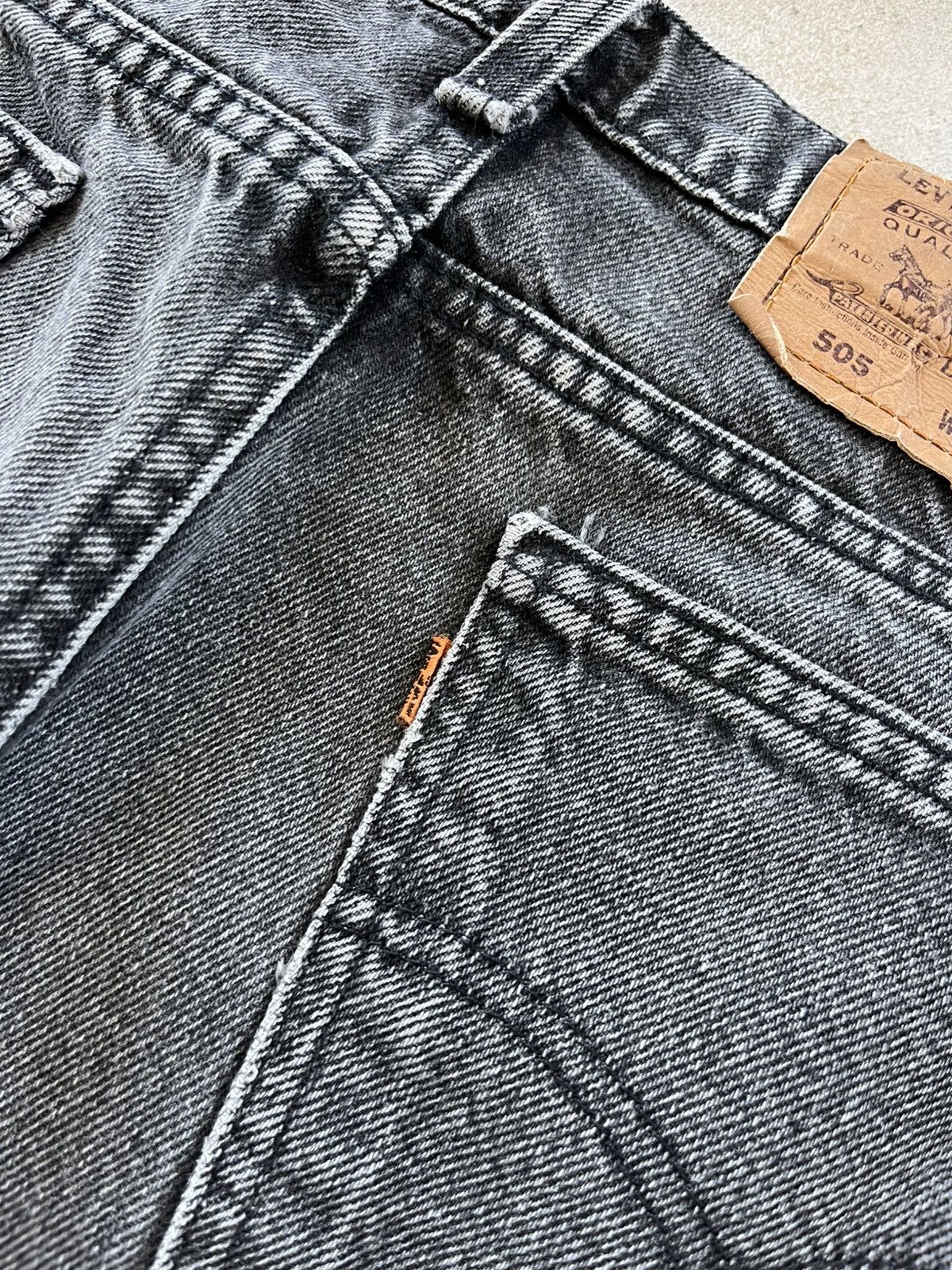 Levi's Vintage Levis 505 Denim Jeans 38x30 Grey Straight Fit Size US 38 / EU 54 - 19 Thumbnail