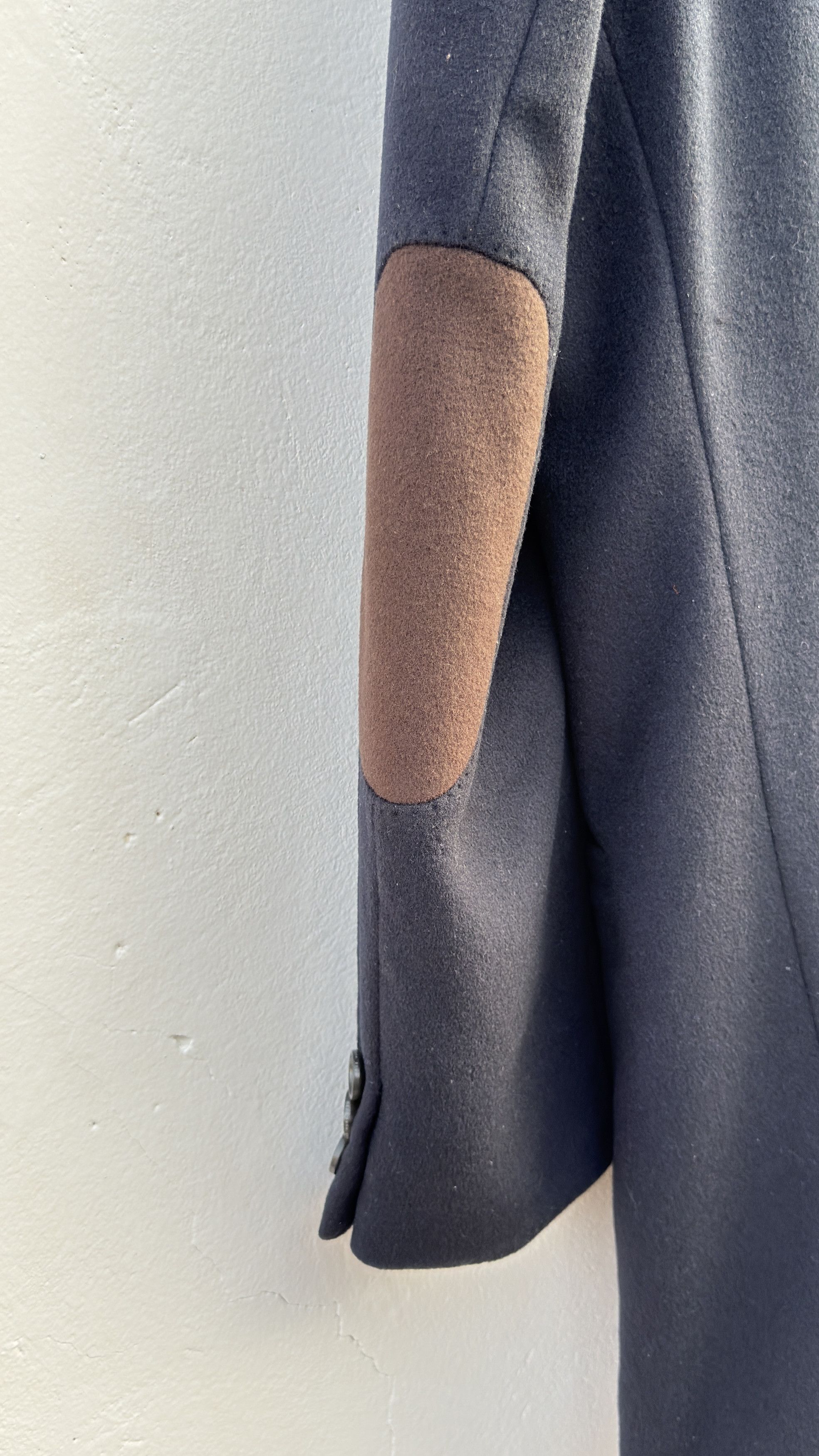 Hugo Boss 🔥 modern coat Hugoboss slim size 46R cashmere wool Size US L / EU 52-54 / 3 - 11 Thumbnail