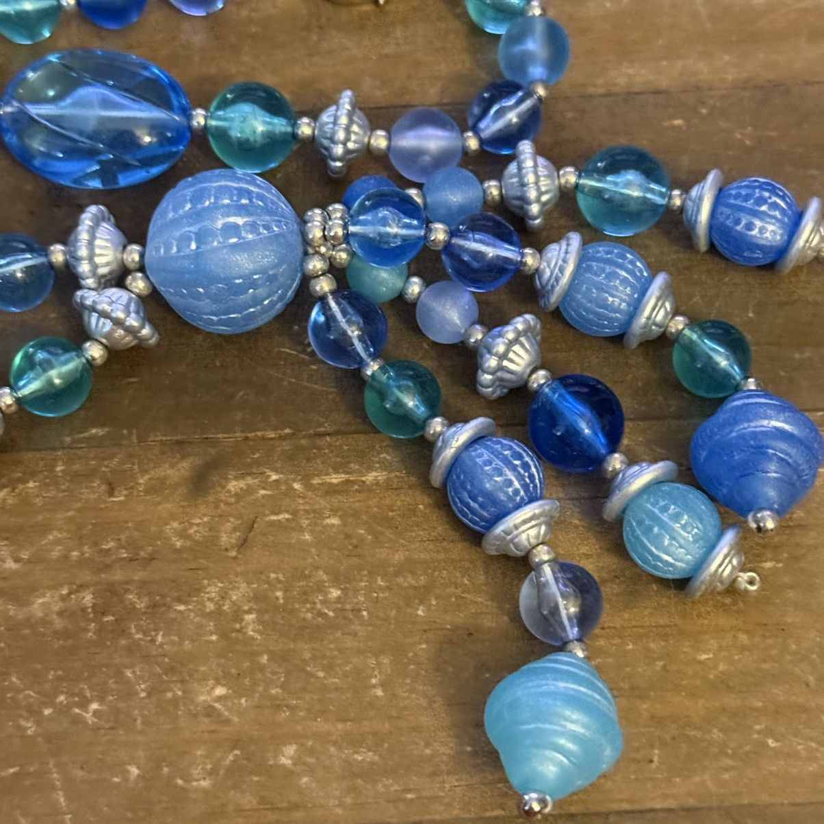 Vintage Vintage chunky blue and green lucite bead tassel necklace Size ONE SIZE - 4 Thumbnail