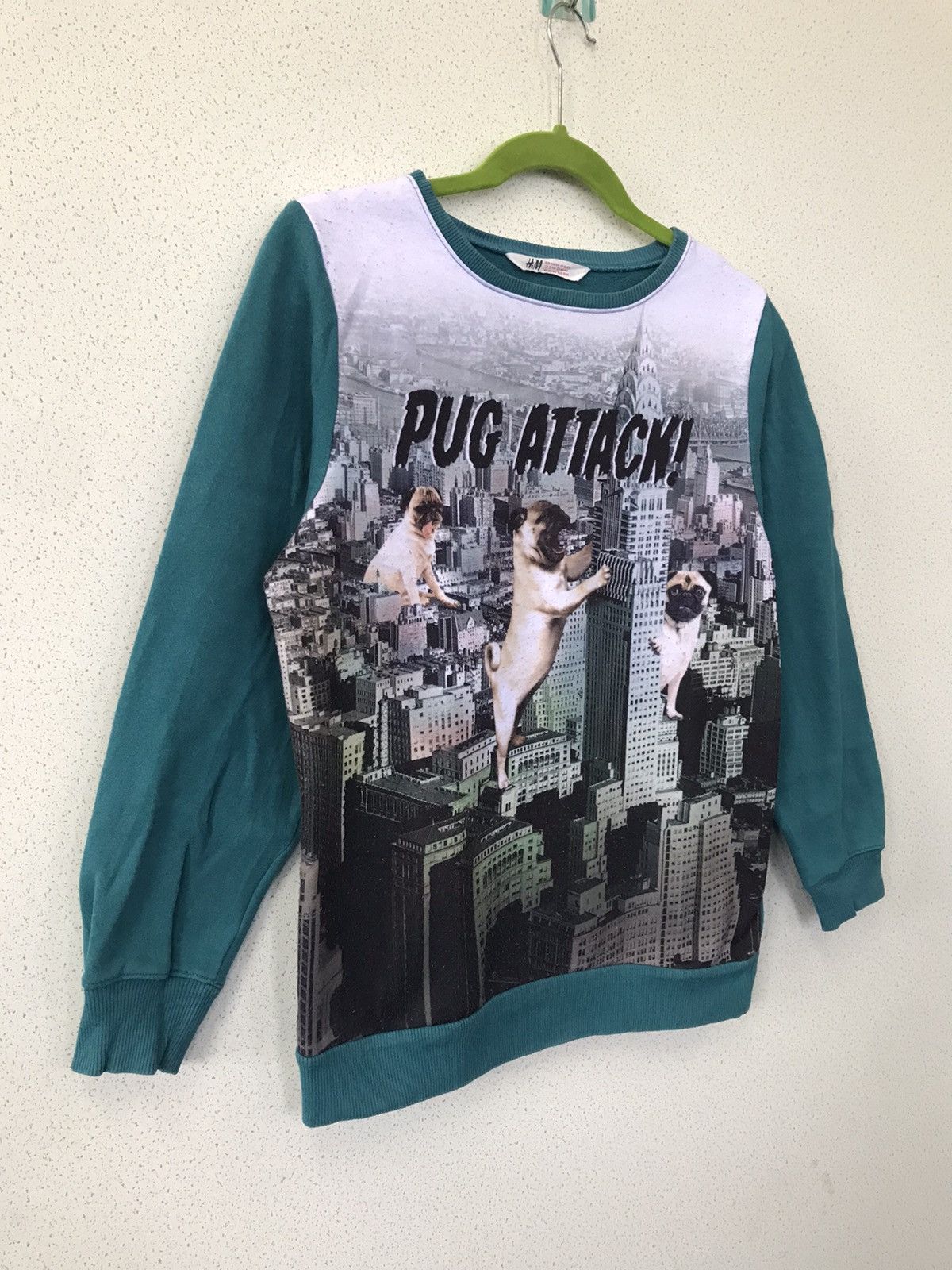 H&M H&M Pug Attack Fullprinted Sweatshirt Size US M / EU 48-50 / 2 - 2 Thumbnail