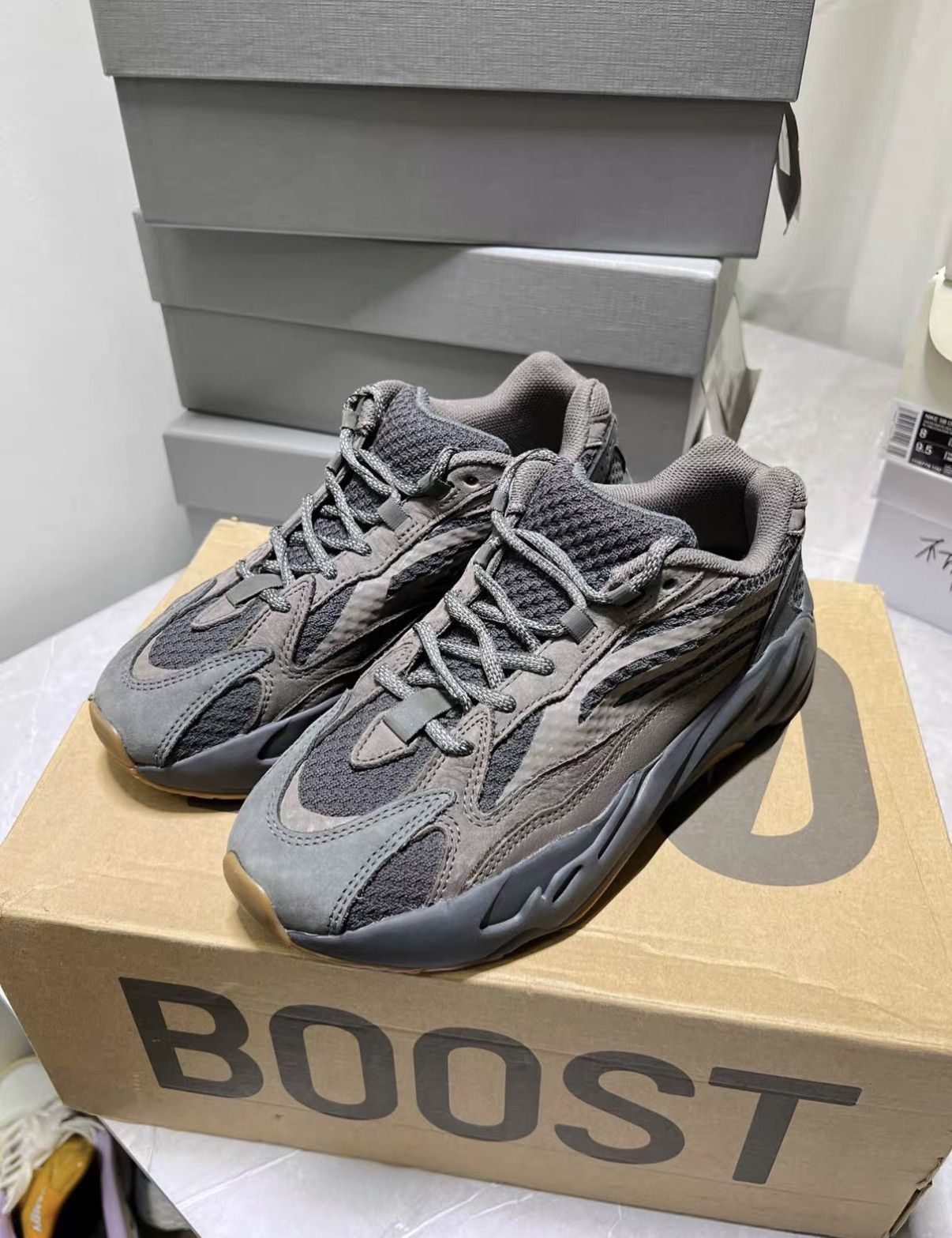 Yeezy Yeezy 700 Crystal Clear J42 Size US 6.5 / IT 36.5 - 3 Thumbnail
