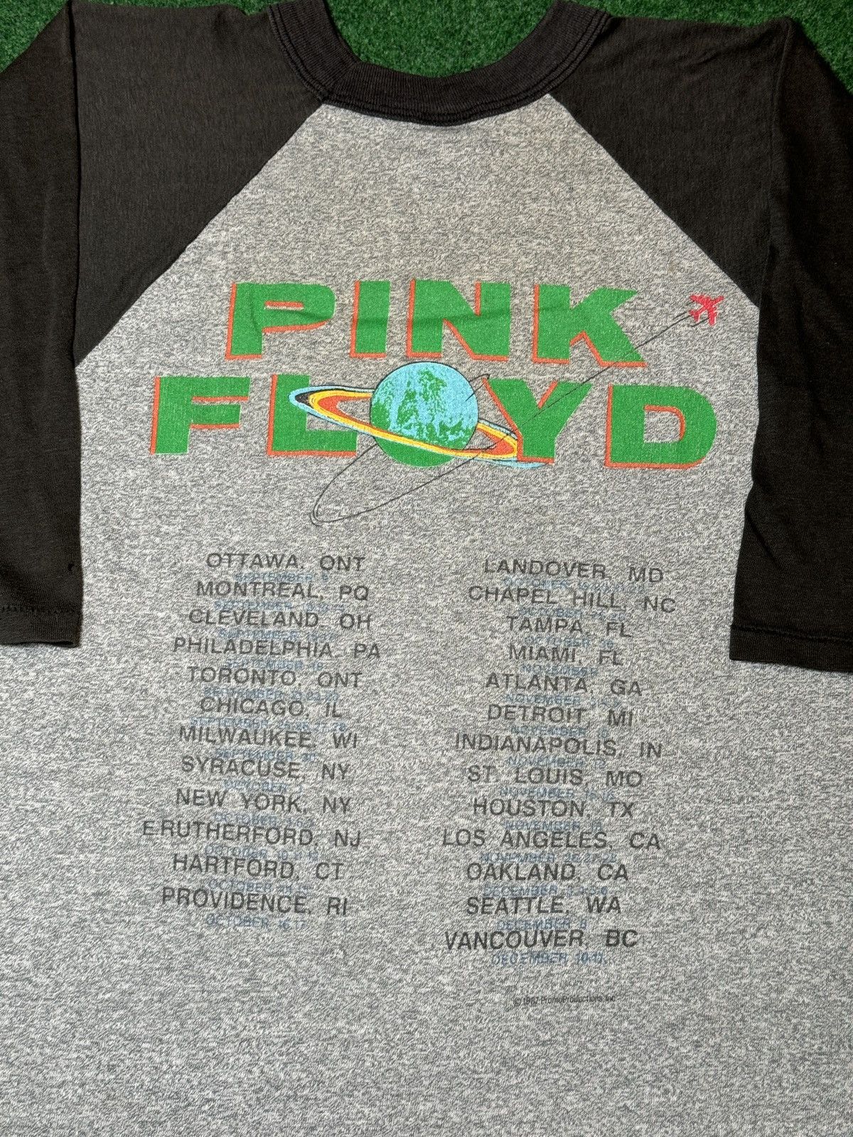 Band Tees × Signal Sport × Vintage Vintage 80s Pink Floyd RARE Dark Side Moon Raglan T Shirt Size US M / EU 48-50 / 2 - 5 Thumbnail