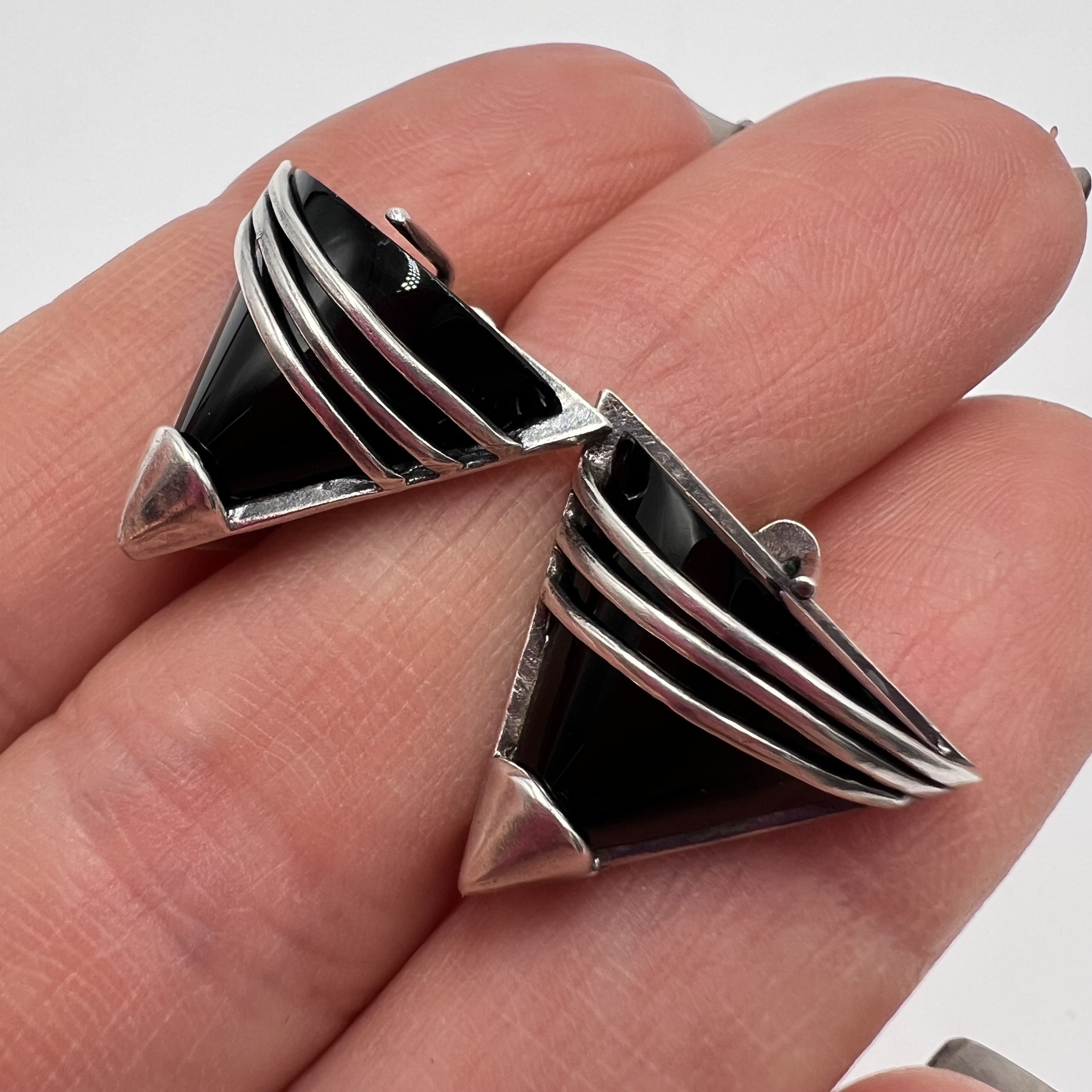 Sterling Silver Vintage Pair Of Stud Earrings Sterling Silver Size ONE SIZE - 5 Thumbnail