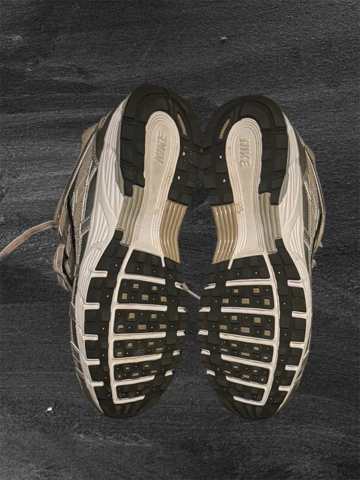 Nike Nike P6000 Size US 9 / EU 42 - 5 Thumbnail