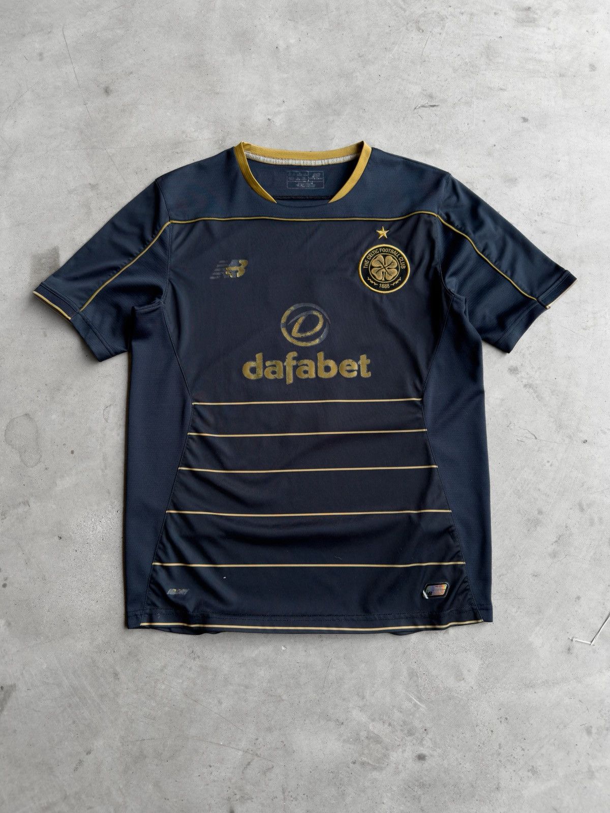 New Balance Celtic Football Club 2016/2017 Away Kit Soccer Jersey - M Size US M / EU 48-50 / 2 - 1 Thumbnail
