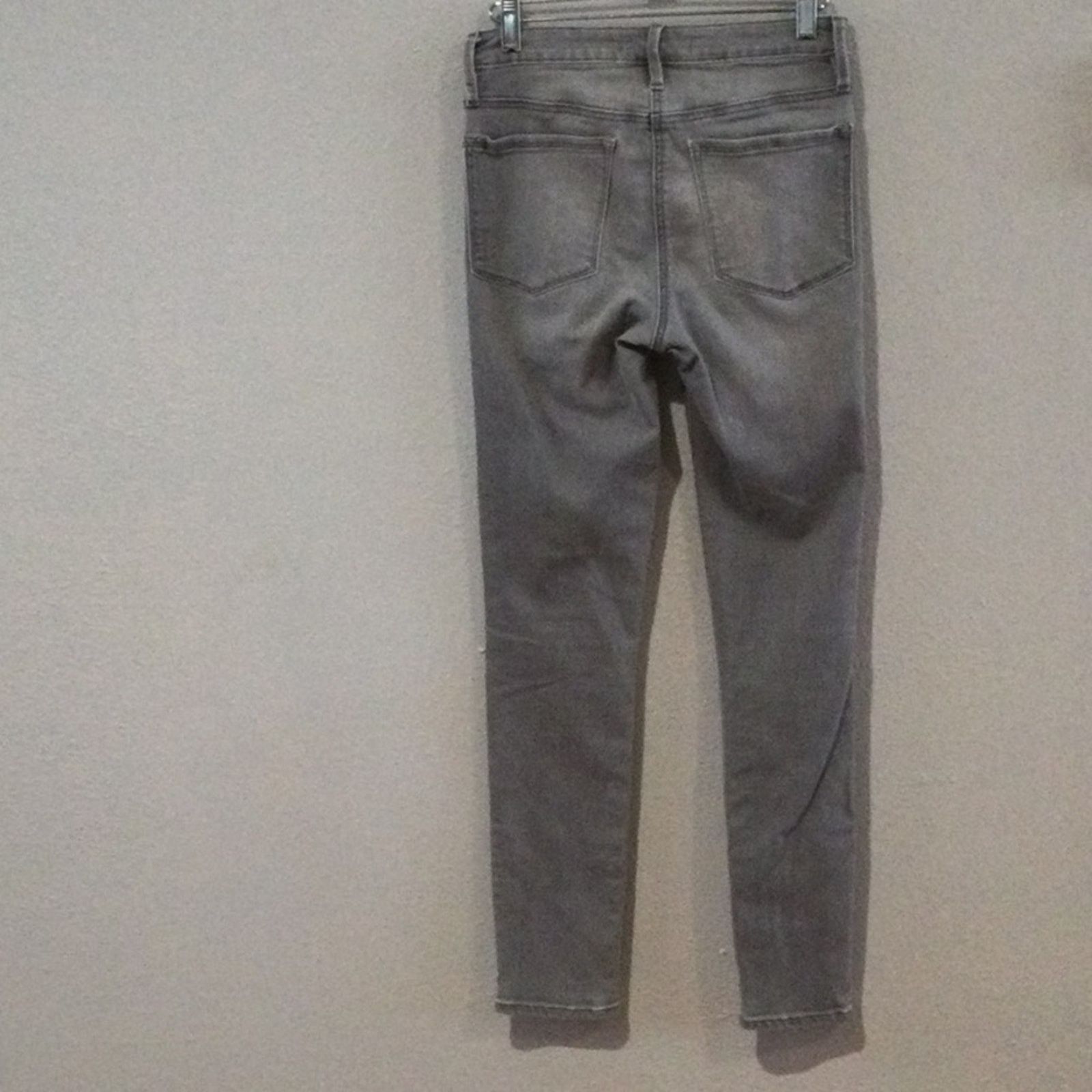 Athleta Athleta Faded Gray Mid Rise 5 Pocket Button/Zip Jegging 4 Size 27" / US 4 / IT 40 - 4 Thumbnail