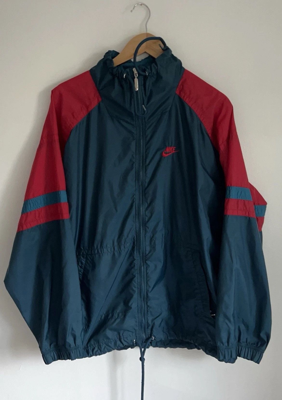 Nike Nike vintage windbreaker jacket large mens oversized logo Size US L / EU 52-54 / 3 - 3 Thumbnail