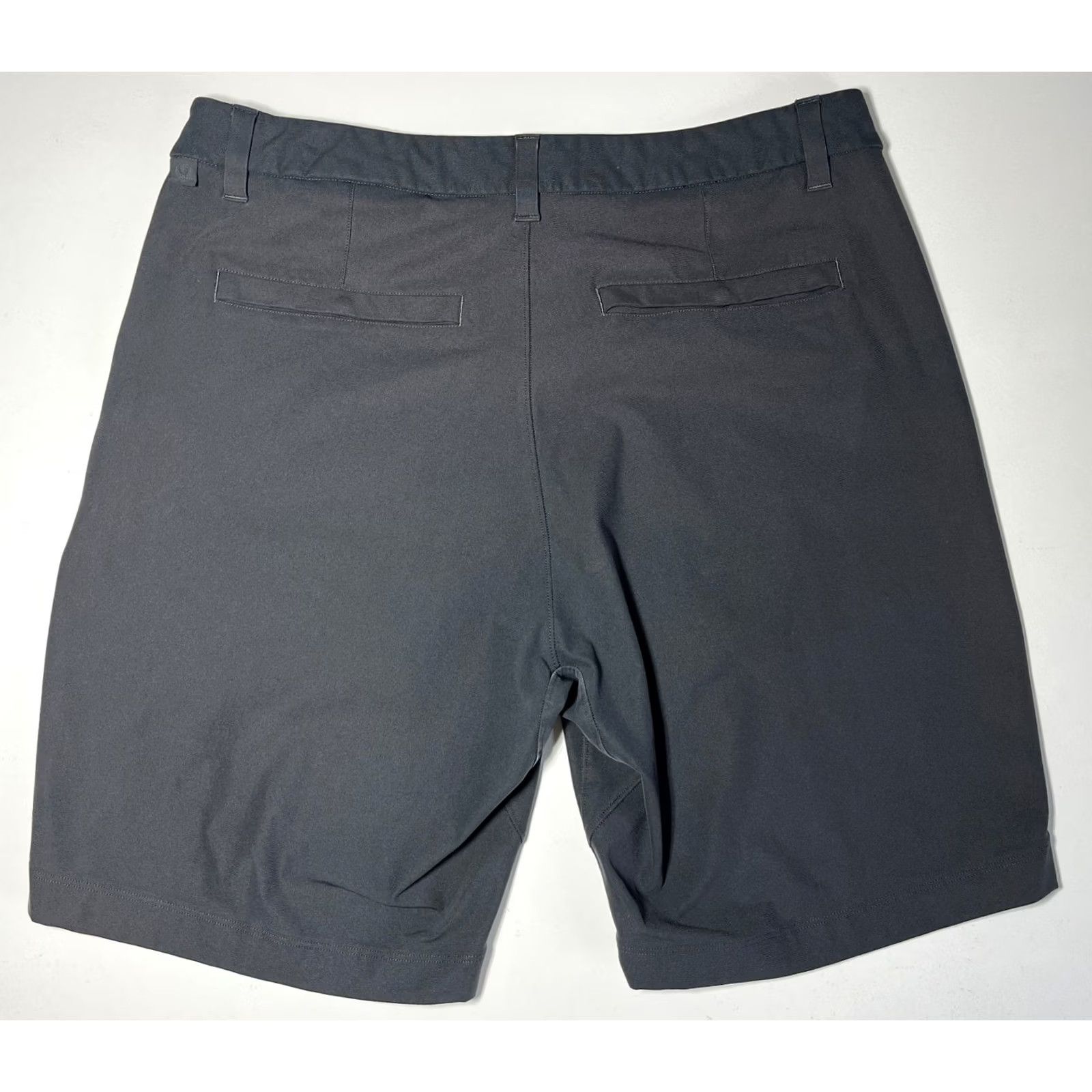 Lululemon Lululemon Men's Commission Classic-Fit Shorts 9" 32 Gray Chino Pocket Flat Front 9 in Inseam Summer Spring Mens Size US 32 / EU 48 - 4 Thumbnail