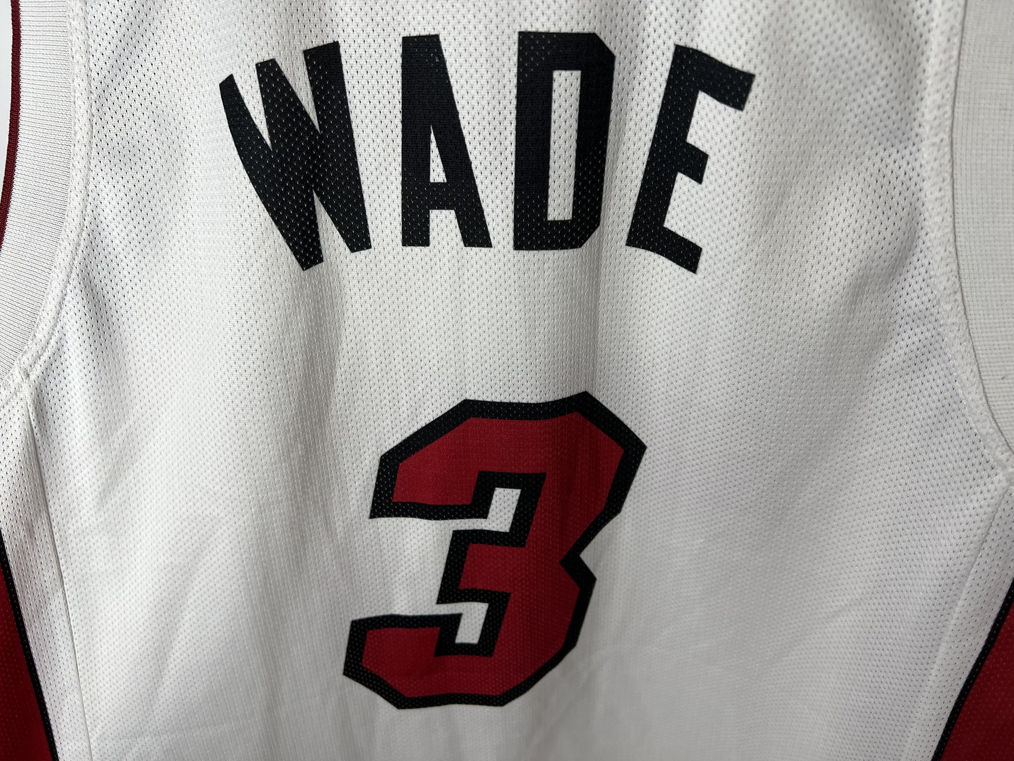 Champion MIAMI HEAT 2003 2010 HOME NBA BASKETBALL SHIRT JERSEY Size US L / EU 52-54 / 3 - 3 Thumbnail