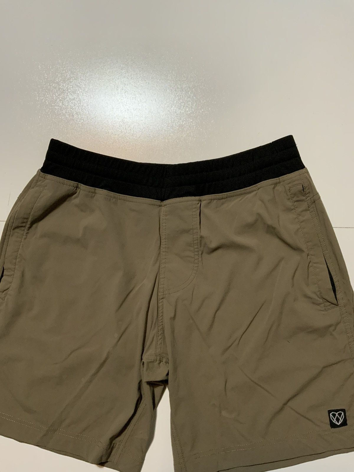Other Strongbody Taupe Black 7” Inseam Workout Training Shorts Size US 32 / EU 48 - 6 Thumbnail