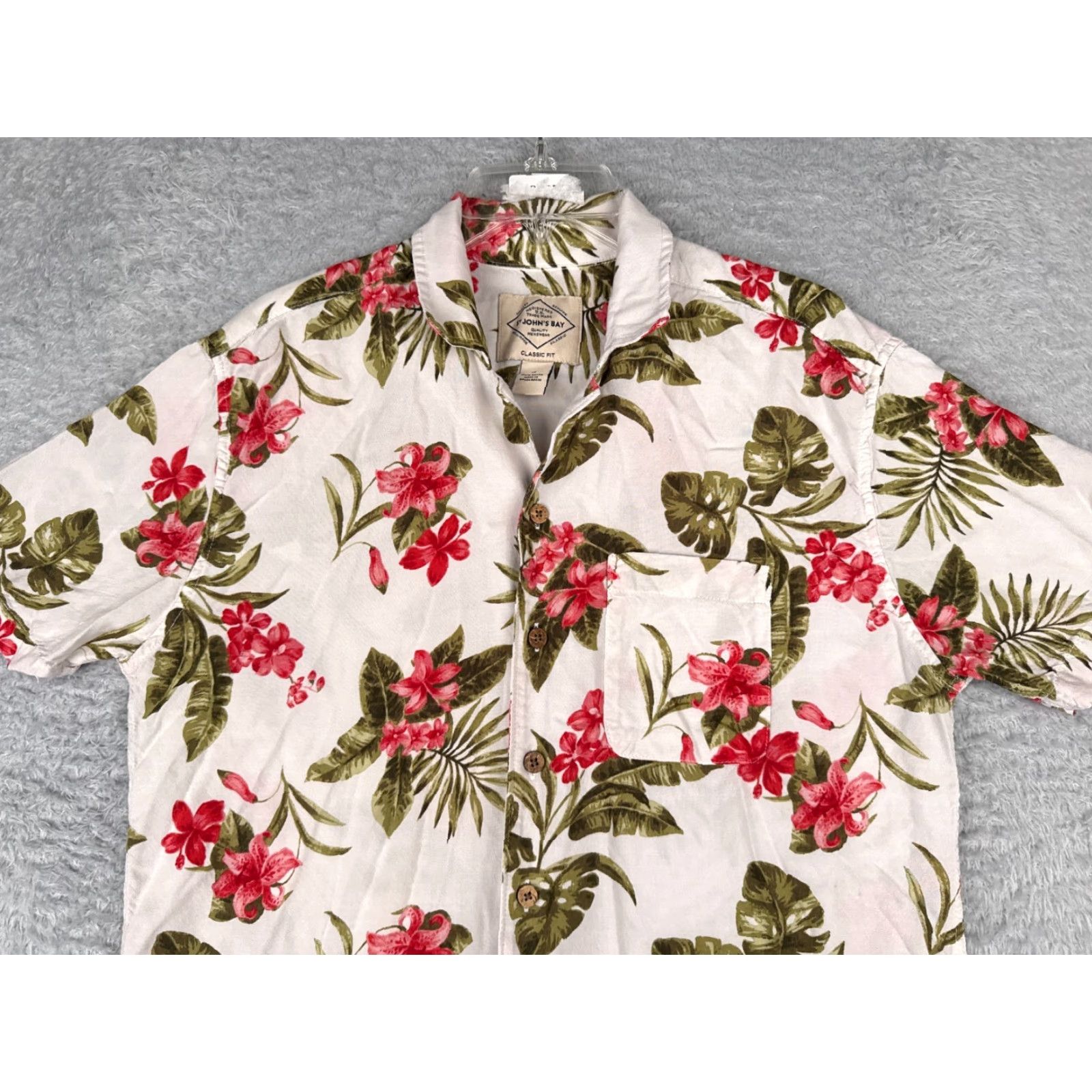 Vintage VINTAGE? No. Main point: St. Johns Bay Shirt Men Medium White Floral 100% Rayon Hawaiian Button Up Size US M / EU 48-50 / 2 - 6 Thumbnail