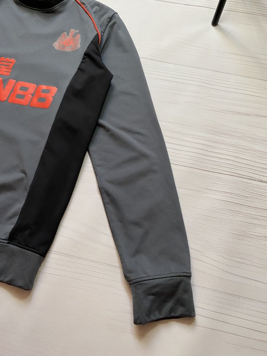 Castore Castore Newcastle United 2021/22 training soccer sweatshirt Size US M / EU 48-50 / 2 - 6 Thumbnail