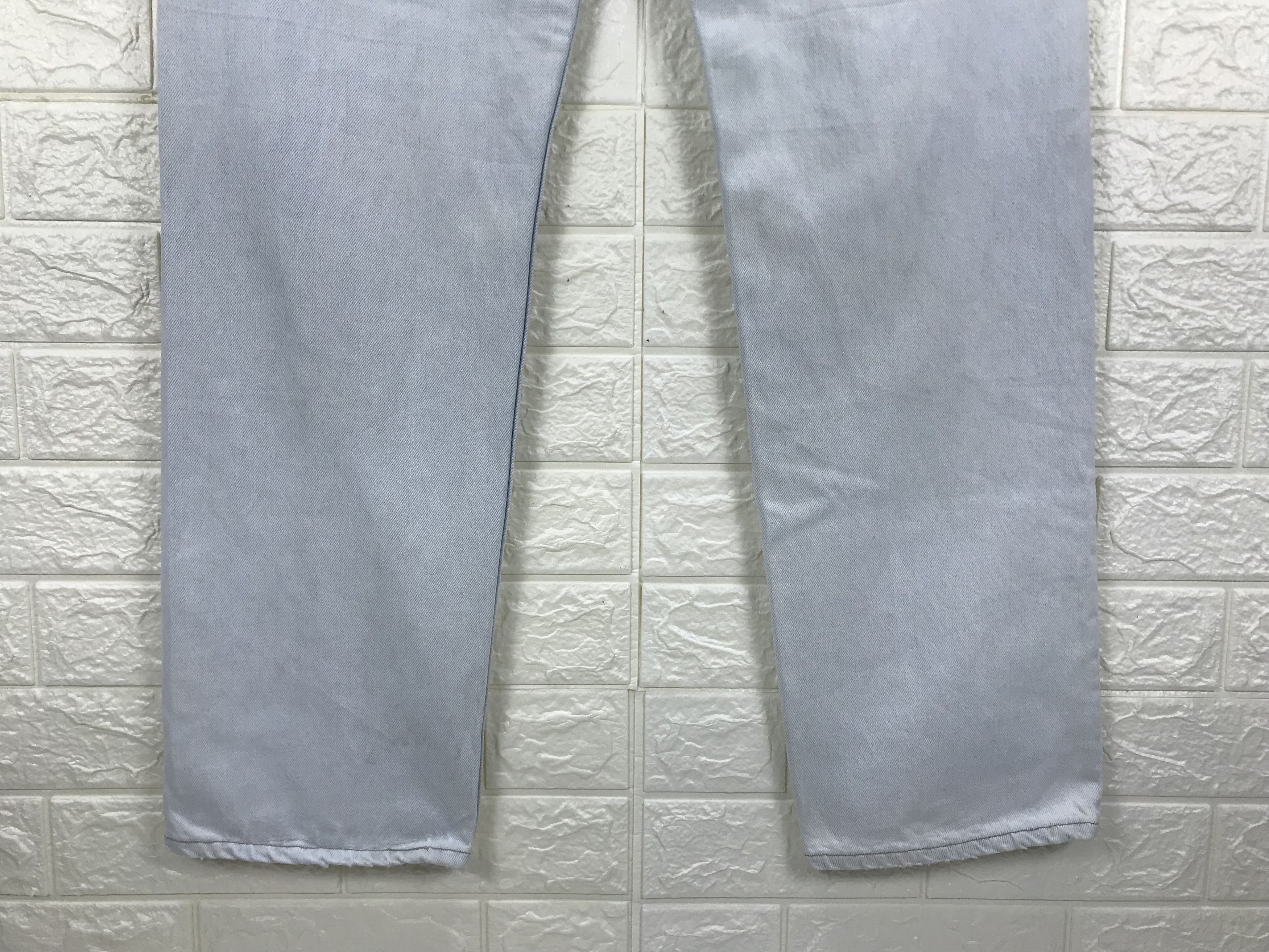 Levi's Vintage 90s Levi's 501 Light Wash Jeans Size US 34 / EU 50 - 8 Thumbnail