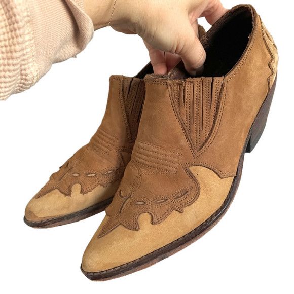 Guess × Vintage Vintage Guess Leather Cowboy Style Heeled Shoes - 6/5-5.5US Size US 5.5 / IT 35.5 - 4 Thumbnail