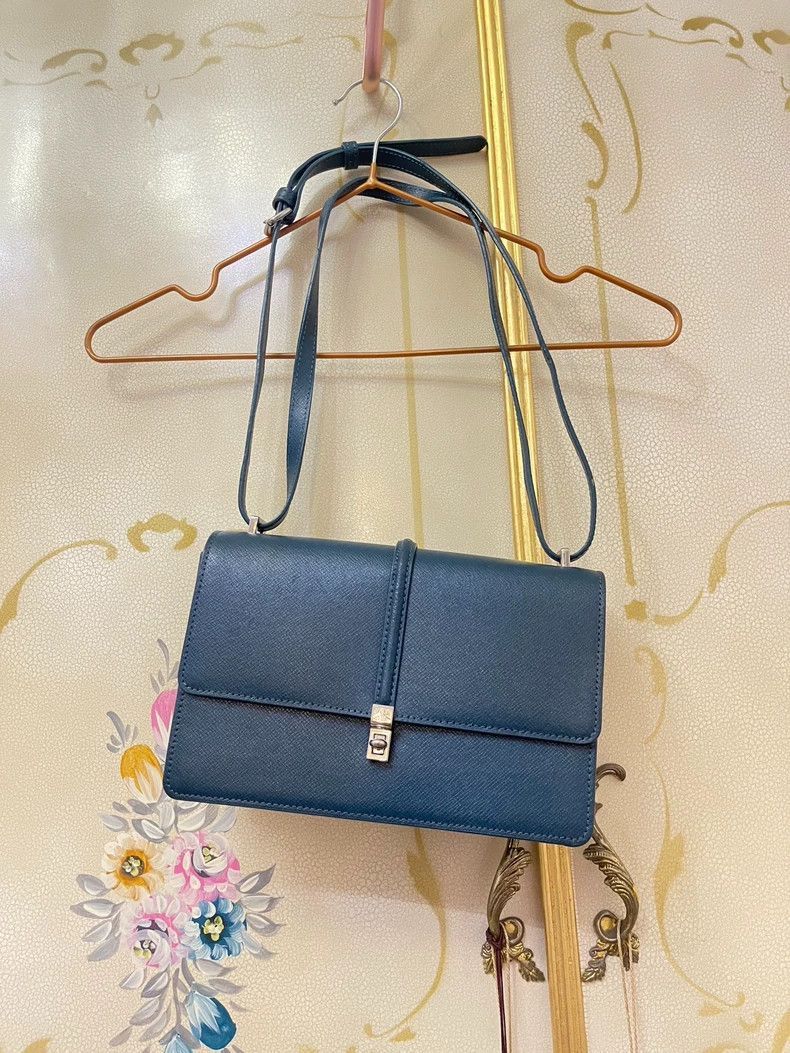Vivienne Westwood Vivienne Westwood size os Peacock blue leather bag shoulder Size ONE SIZE - 1 Thumbnail