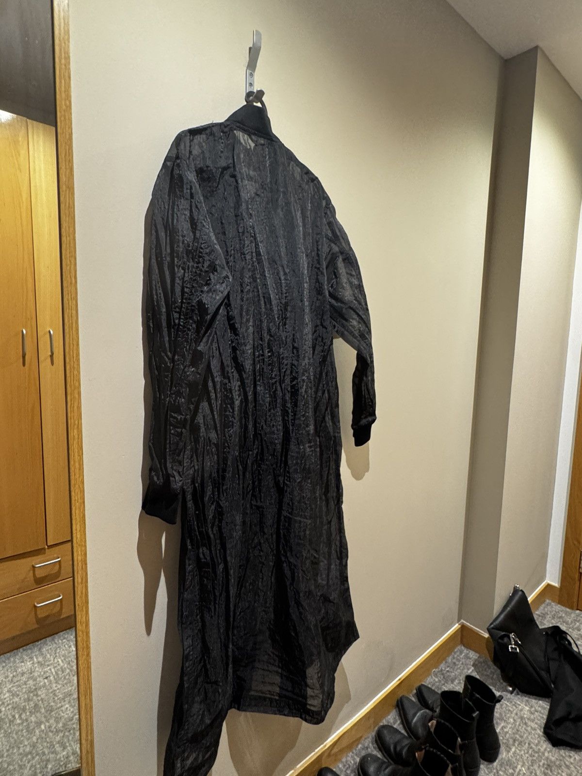 Comme des Garcons BLACK Comme des Garçons Crinkled Nylon Long Coat L Size US L / EU 52-54 / 3 - 7 Thumbnail