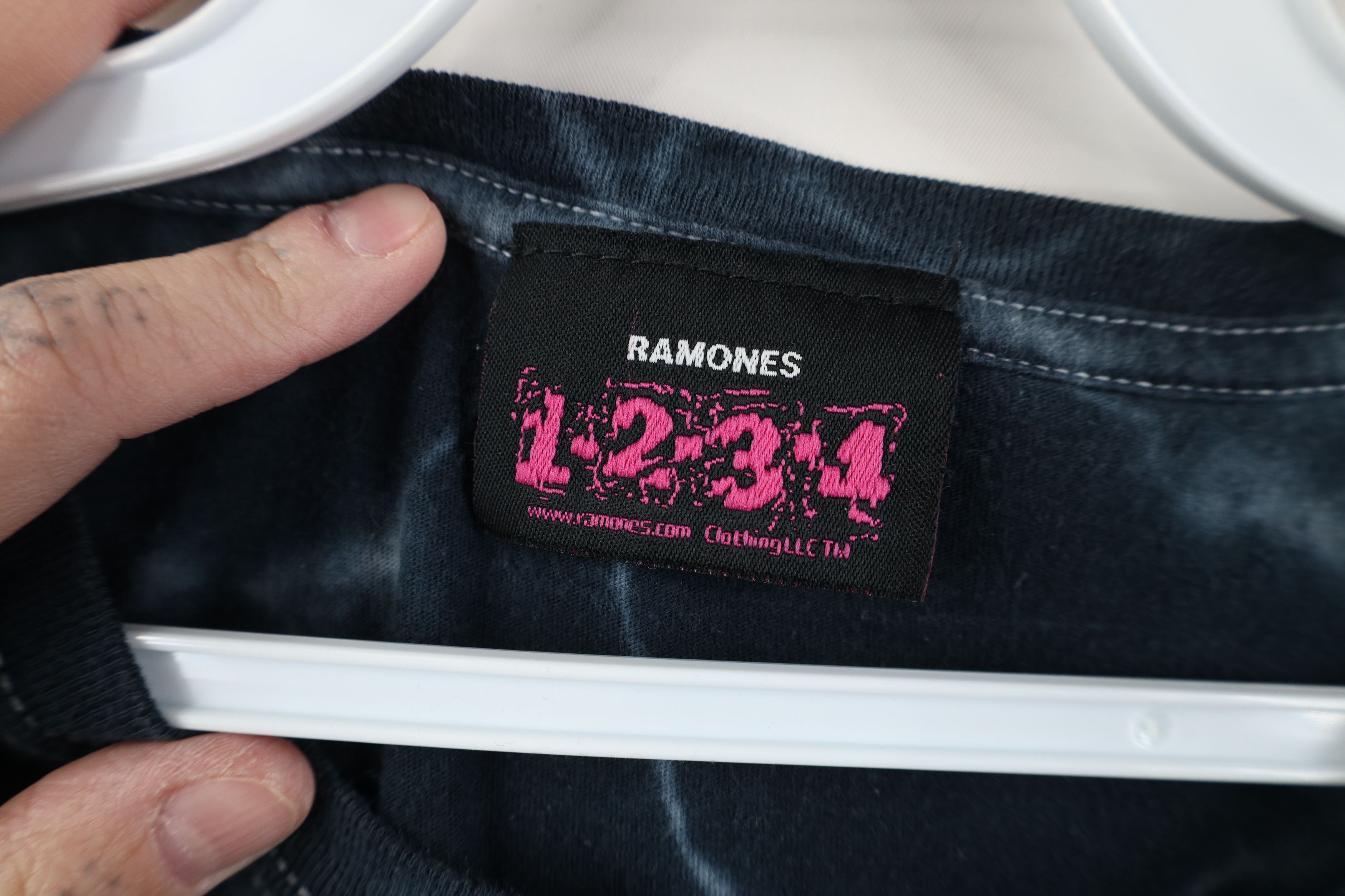 Vintage Vintage Y2K Let's Go The Ramones Band Short Sleeve T-Shirt Size M / US 6-8 / IT 42-44 - 7 Thumbnail