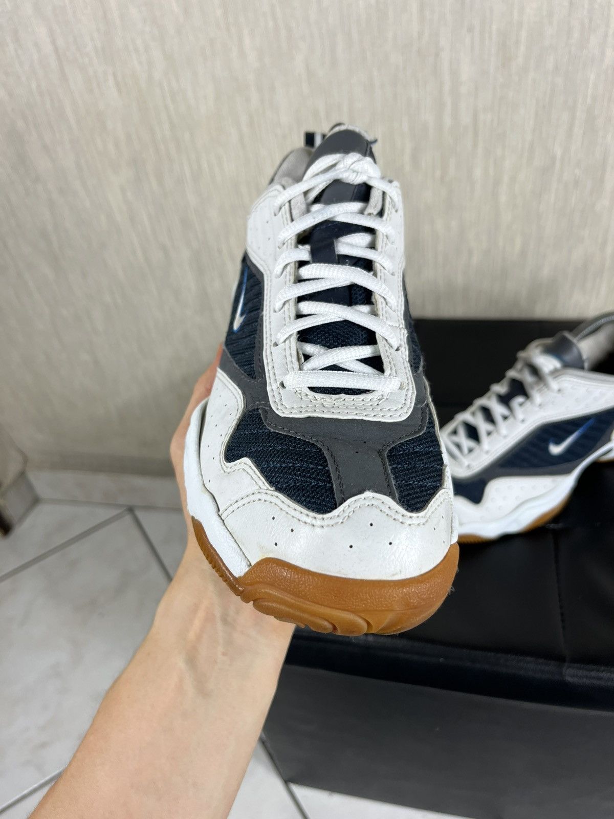 Nike Vintage Nike y2k retro small central swoosh sneakers shoes Size US 8 / EU 41 - 7 Thumbnail