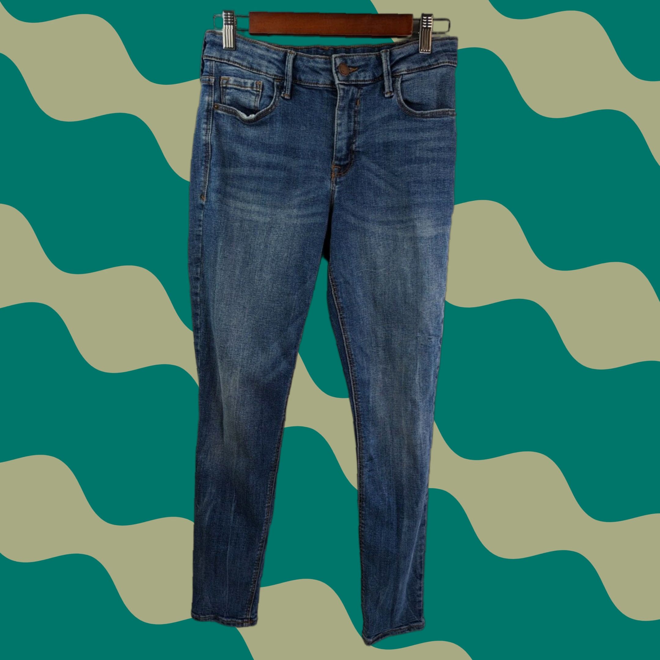 Old Navy Old Navy Jeans Womens Size 10 Denim Mid Rise Skinny Blue 28 in Inseam 28.5 in 28 in Waist Rocker? Size 28" / US 6 / IT 42 - 1 Thumbnail