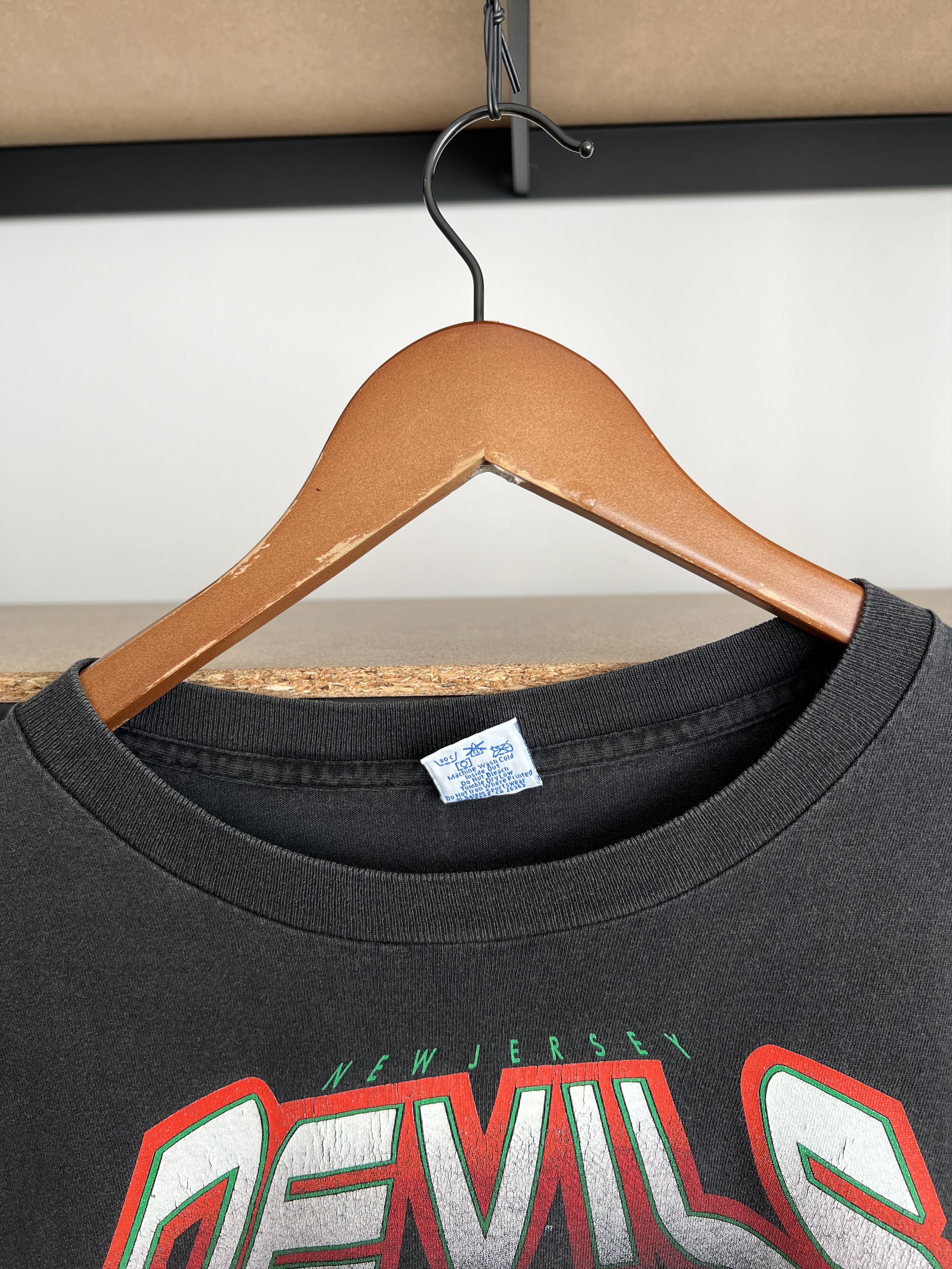 NHL Vintage 1993 New Jersey Devils NHL Salem Black T-shirt Size US L / EU 52-54 / 3 - 10 Thumbnail