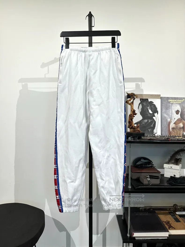 Vetements VETEMENTS size S Champion Striped Small Logo Embroidered D Size US 27 - 2 Thumbnail