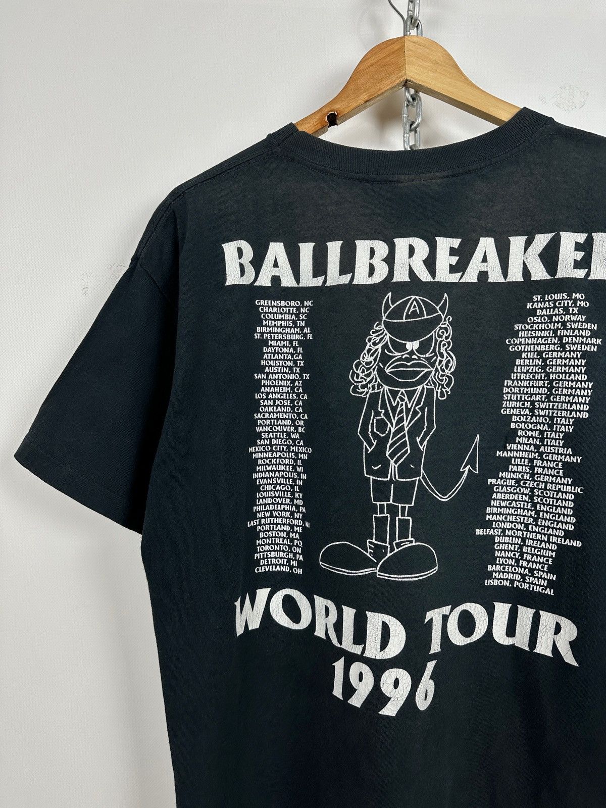 Band Tees 1996 Vintage AC/DC Ballbreaker Brockum World Tour T-Shirt Size US L / EU 52-54 / 3 - 4 Thumbnail