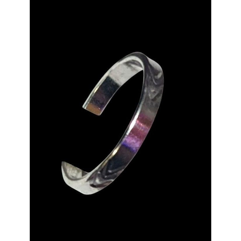 Other Simple Silver Tone Arrow Pattern Stamped Ring Size 6 1/2 Size ONE SIZE - 2 Thumbnail