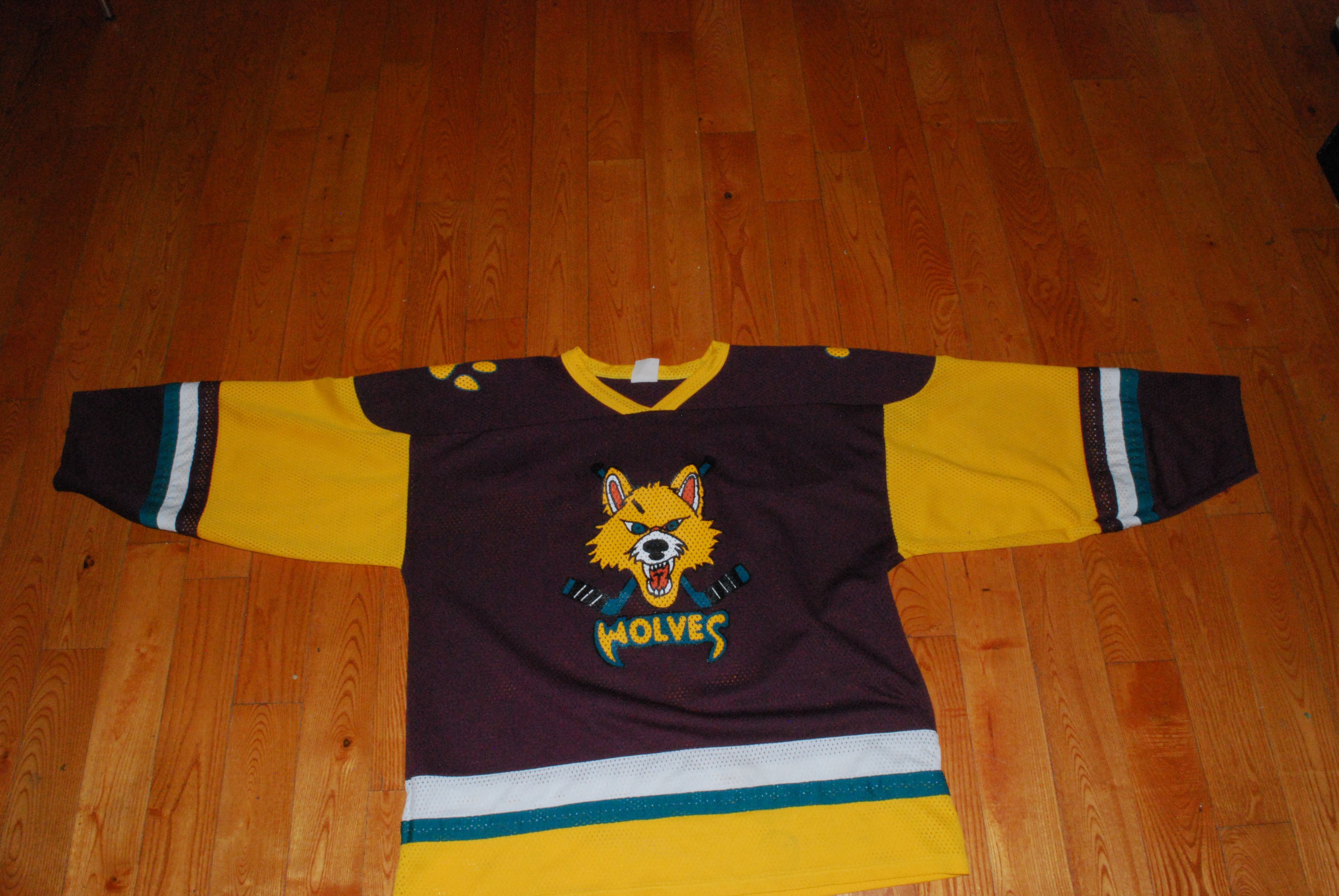 Other Original IHL Chicago Wolves Hockey Jersey from the 1990s Size US XL / EU 56 / 4 - 1 Thumbnail