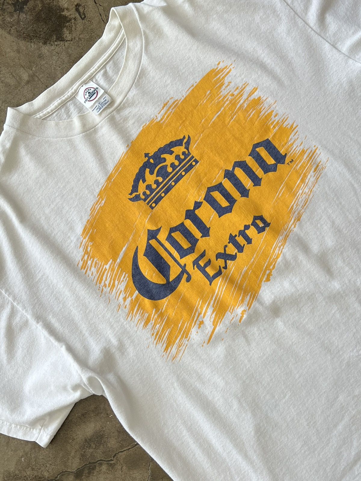Vintage Vintage Corona Extra Beer Logo Promo Tee XL Size US XL / EU 56 / 4 - 1 Thumbnail