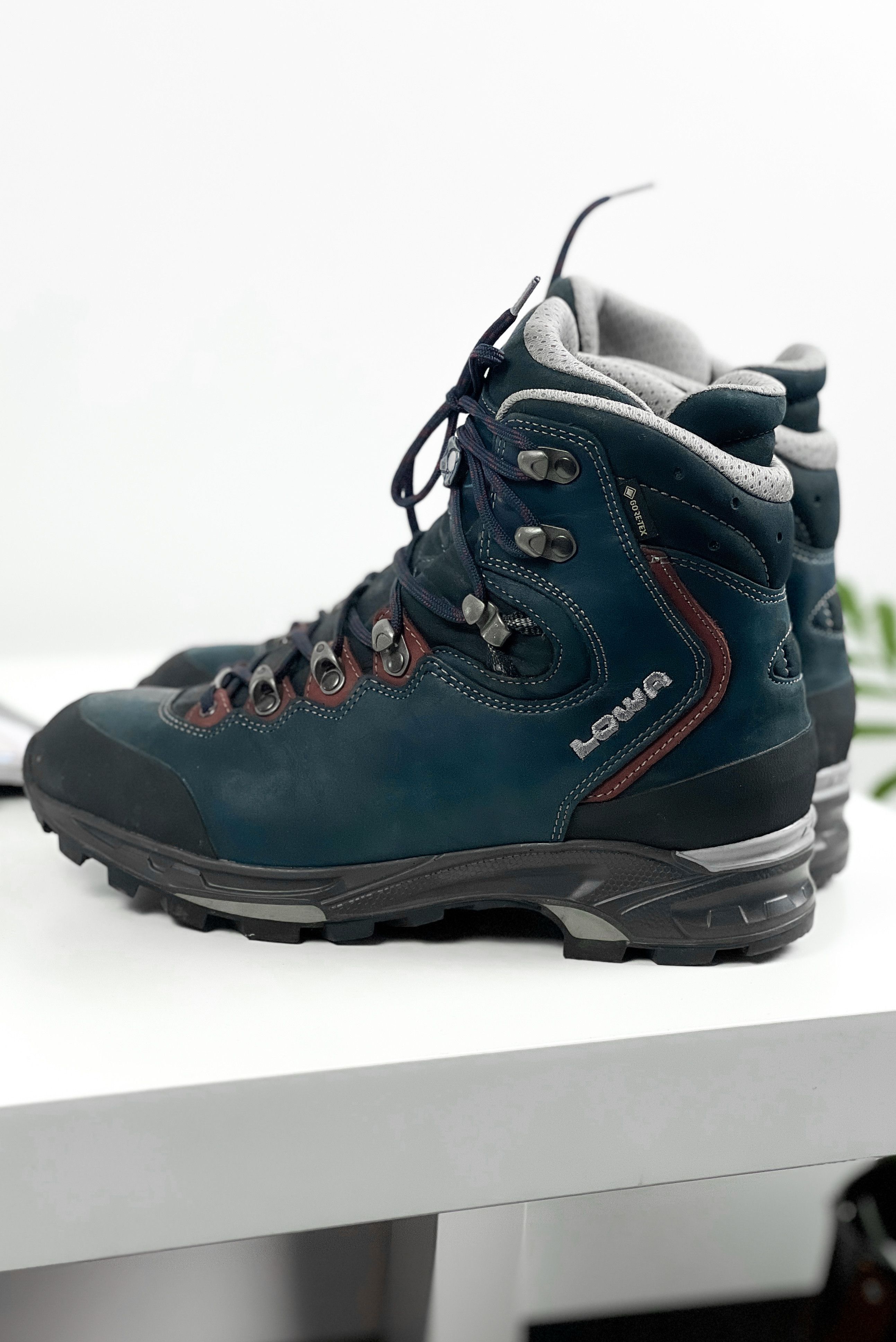 LOWA LOWA GORE-TEX Boots Size US 9.5 / IT 39.5 - 1 Thumbnail
