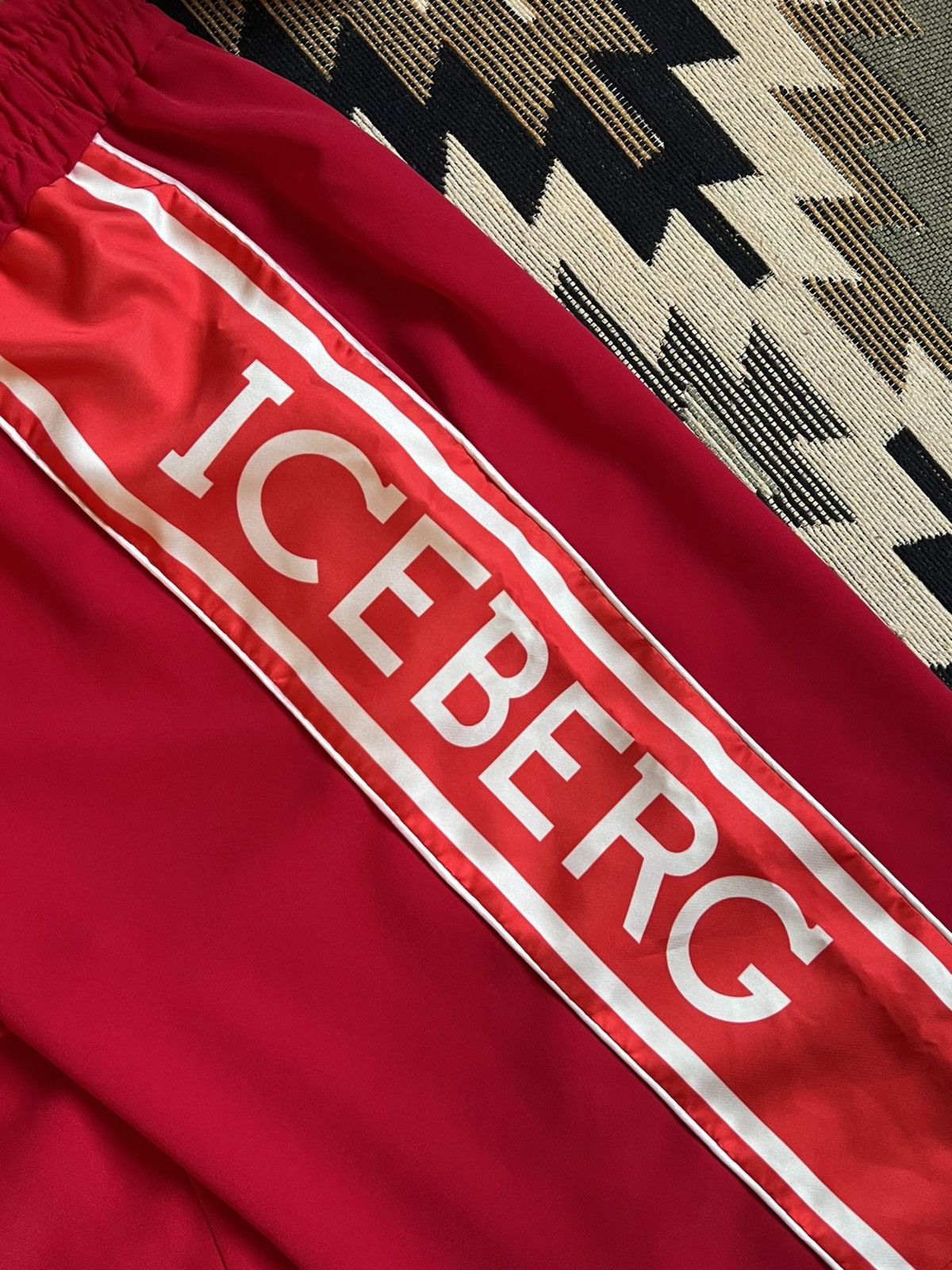 Iceberg Iceberg Big Logo Shorts Size US 38 / EU 54 - 5 Thumbnail
