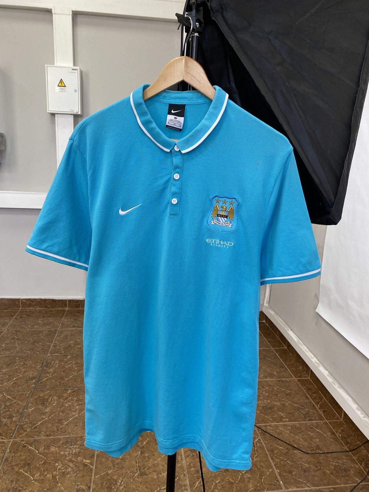 Nike 🏴󠁧󠁢󠁥󠁮󠁧󠁿 Vtg Y2K Nike Manchester City Football Soccer Polo T-Shirt Size US L / EU 52-54 / 3 - 1 Thumbnail