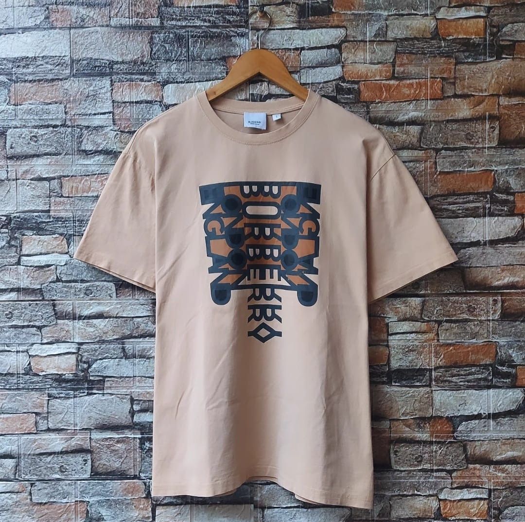 Burberry BURBERRY TSHIRT Size US L / EU 52-54 / 3 - 1 Thumbnail