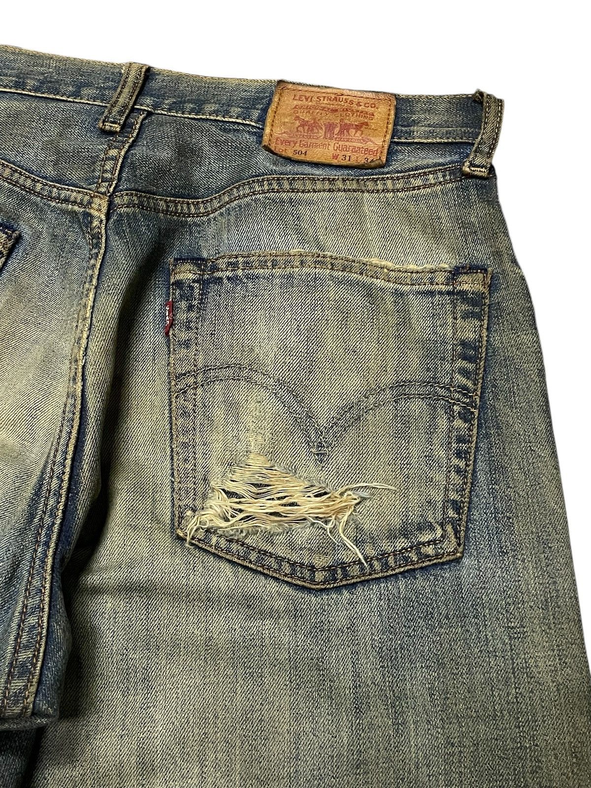 Levi's × Vintage Vintage Levis 504 Distressed Mud Wash Trashed Loose Jeans Size US 30 / EU 46 - 13 Thumbnail