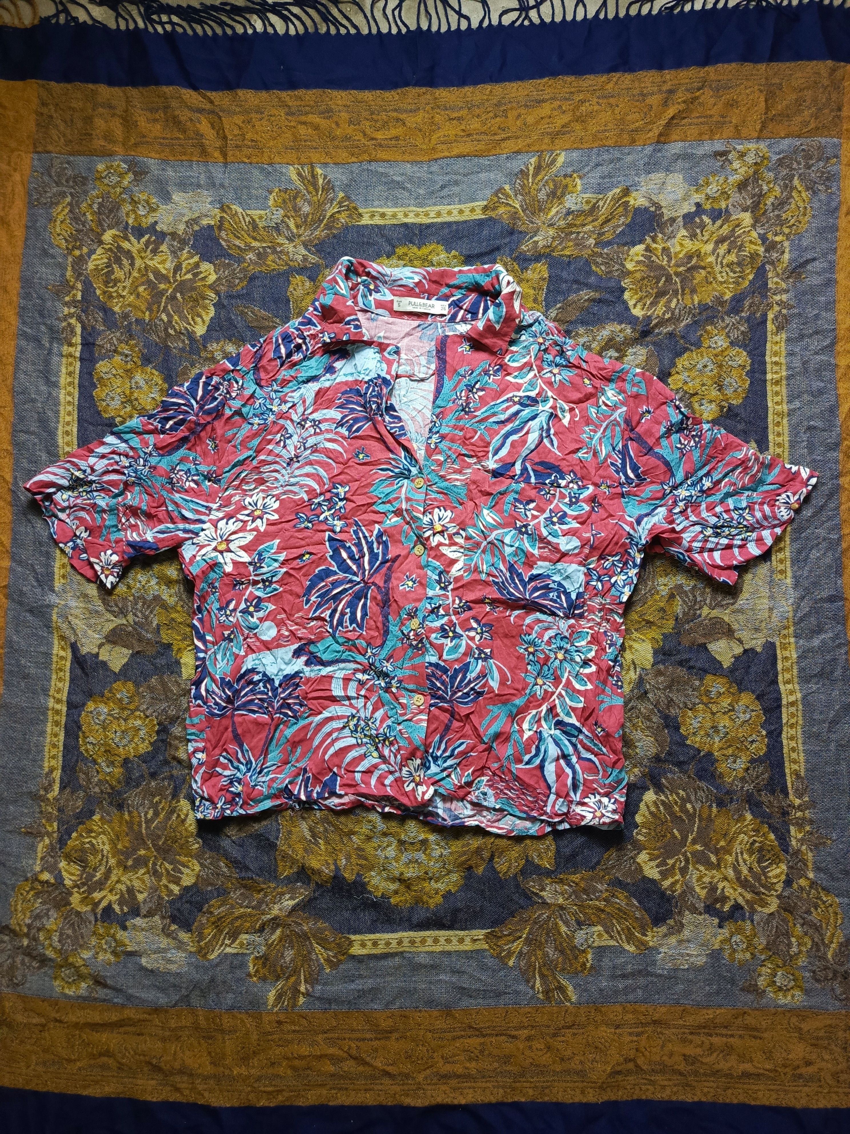 Pull & Bear Pull & Bear Vibrant Floral Crop – Casual Summer Look Size S / US 4 / IT 40 - 1 Thumbnail