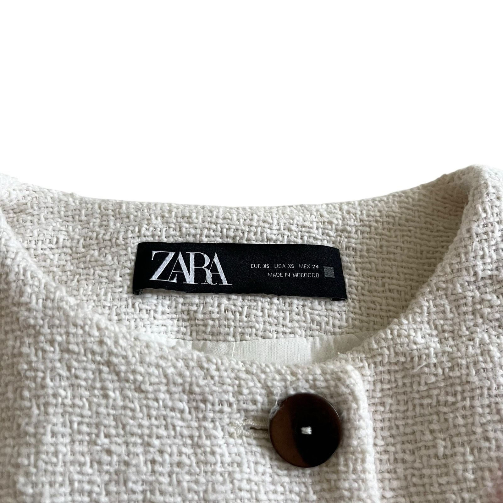 Zara ZARA Pronounced Shoulder Textured Jacket Ecru Cream Size XS / US 0-2 / IT 36-38 - 7 Thumbnail