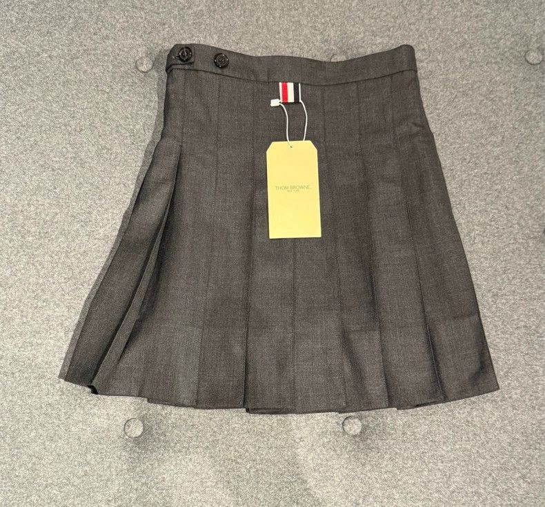 Thom Browne Thom Browne Classic pleated skirt 2505-Nextarrow Size 30" / US 8 / IT 44 - 4 Thumbnail