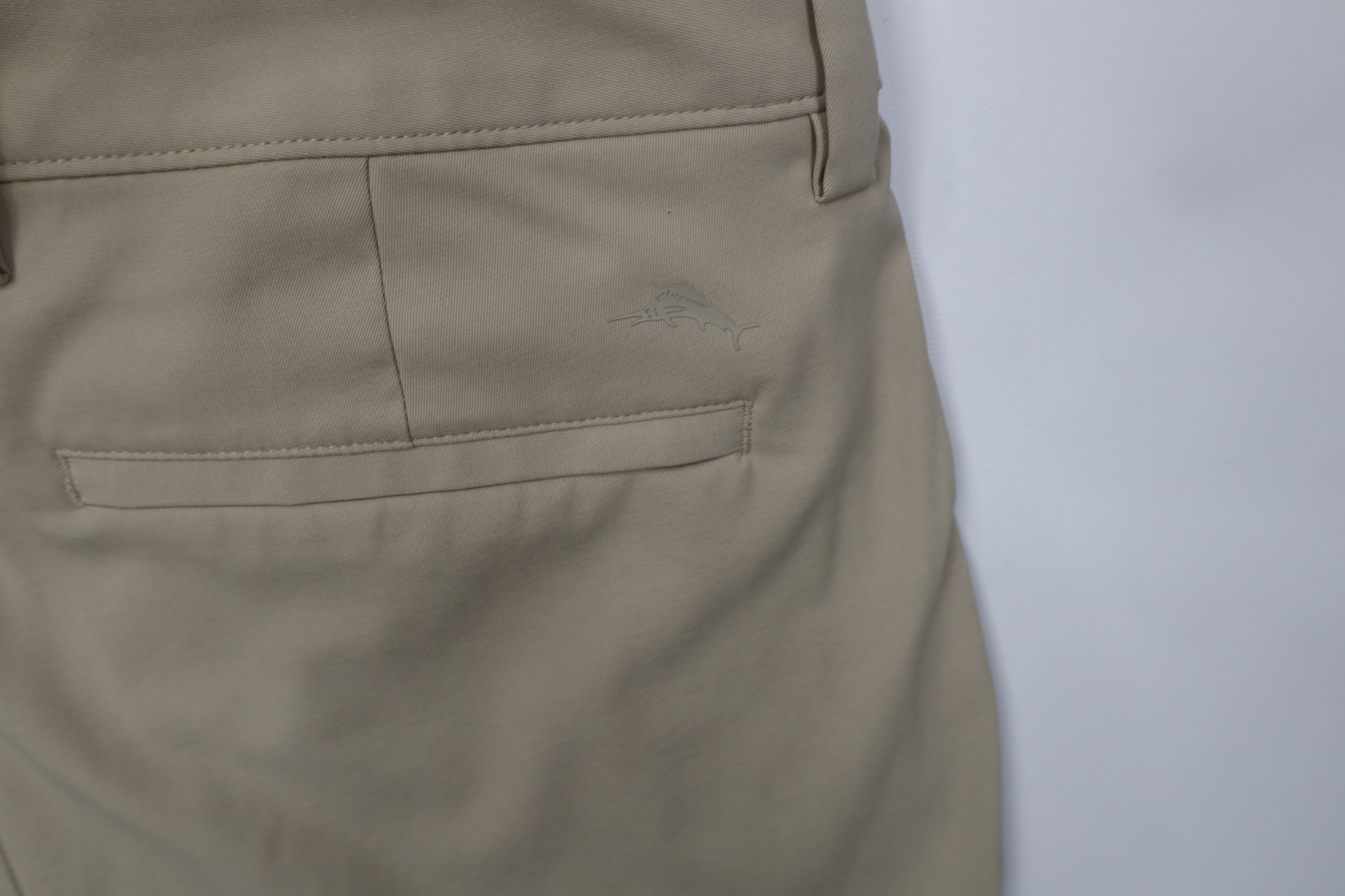Tommy Bahama Tommy Bahama Tech Knit Straight Leg Golf Chino Pants Beige Size US 34 / EU 50 - 12 Thumbnail