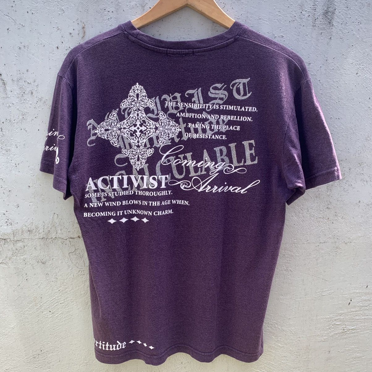 If Six Was Nine × Japanese Brand × Le Grande Bleu (L.G.B.) 💥BINDING OFFER💥 Wraco purple gothic graphic w/ shiny bead Size US L / EU 52-54 / 3 - 5 Thumbnail