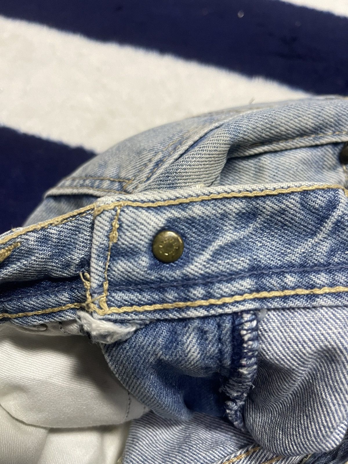 Jean × Vintage Blue Mountain Vintage Jeans (15) Size US 29 - 7 Thumbnail
