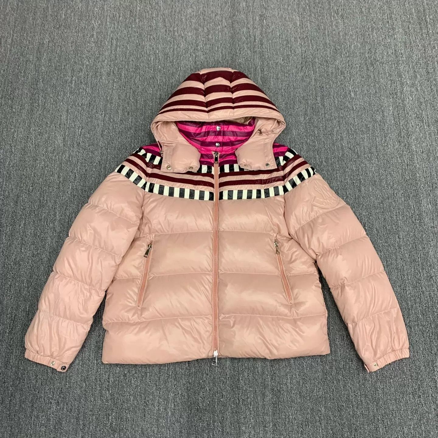 Moncler Moncler Pink Pattern Hooded Down Jacket 1 95 New Size S / US 4 / IT 40 - 1 Thumbnail
